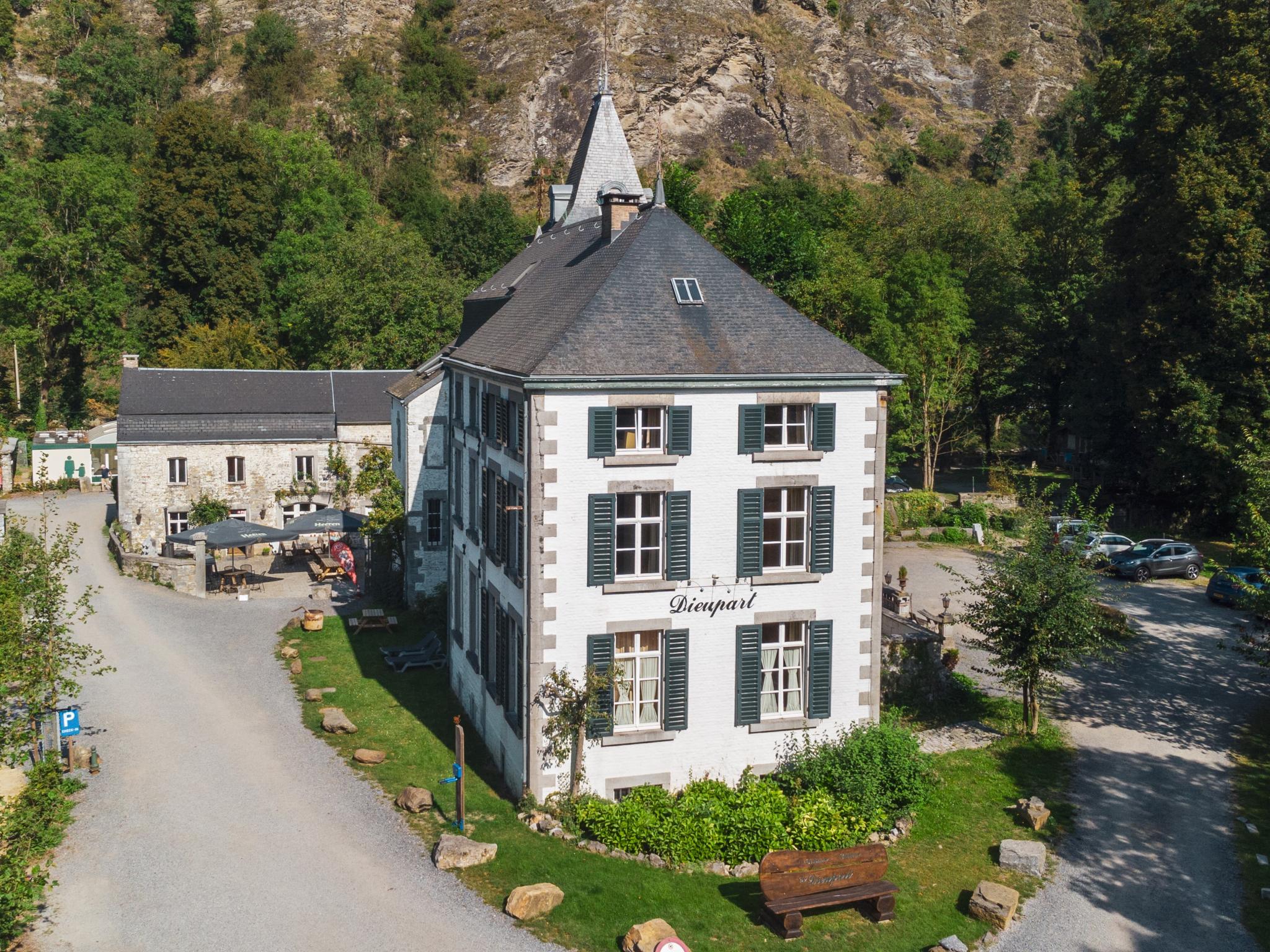 Chateau Demi Luik