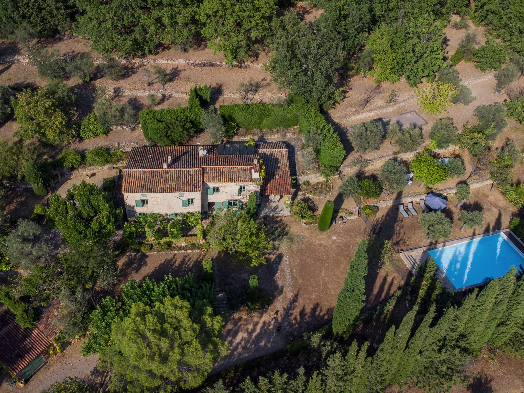 Outdoor terrace and views at Le Mas dormant in Fayence