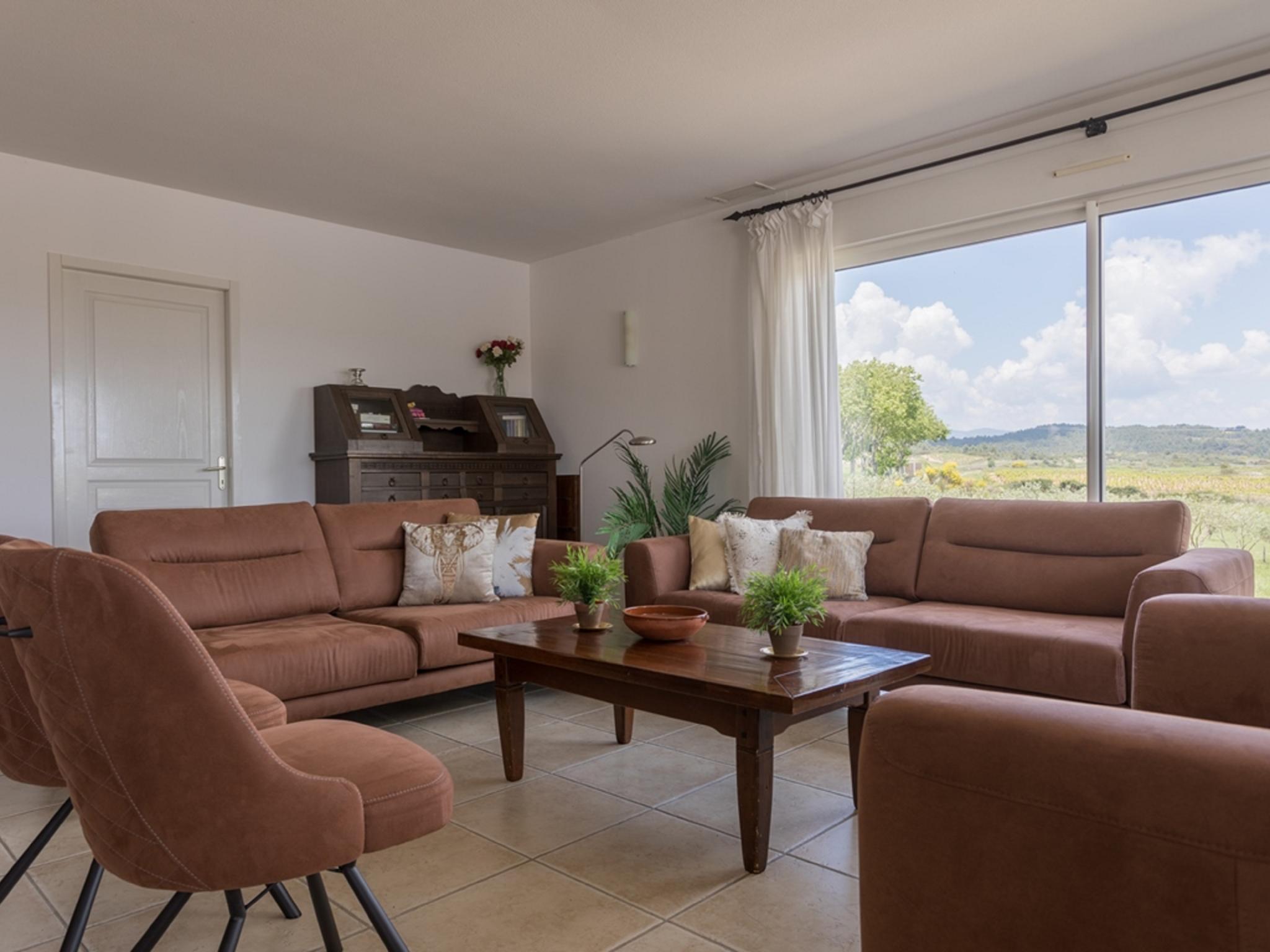 Living area at Domaine Oliveraie 8 in Aigne