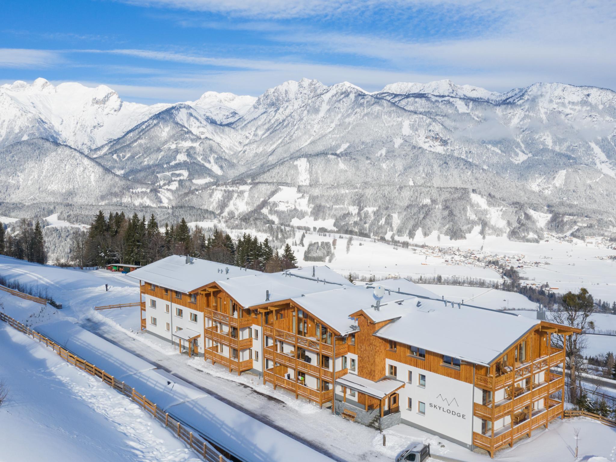 Natur und Welness APIII Schladming -
<ul>
<li>Directe toegang tot de 4-Berge skipistes van Schladming via het middenstation van Hauser Kaibling.</li>
<li>Panorama Spa met Finse sauna, infrarood-cabine en bio-kruidensauna voor ontspanning na een skidag.</li>
<li>Hoogwaardige en luxe afgewerkte accommodatie met gebruik van edele materialen zoals hout, steen en glas.</li>
</ul>