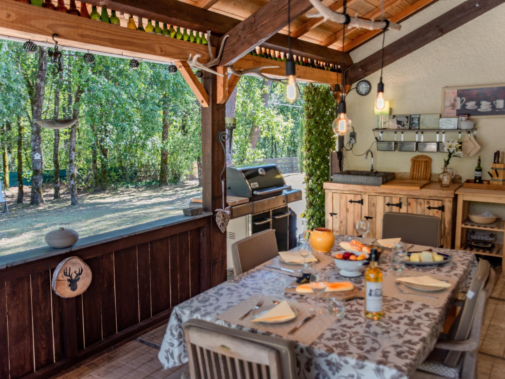 Modern kitchen at Bellegarde in Belaye