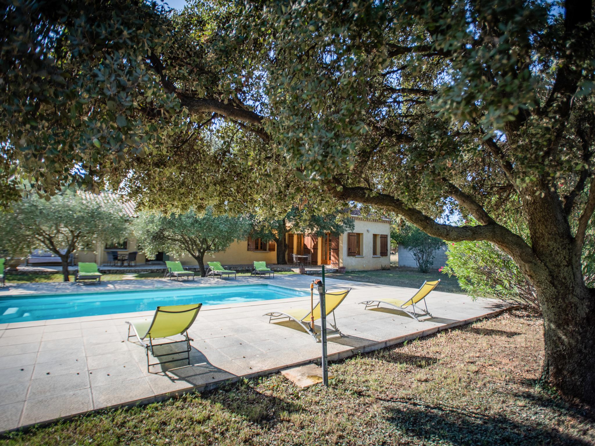 Bedroom with comfortable beds at La grande Sorgues in Sorgues