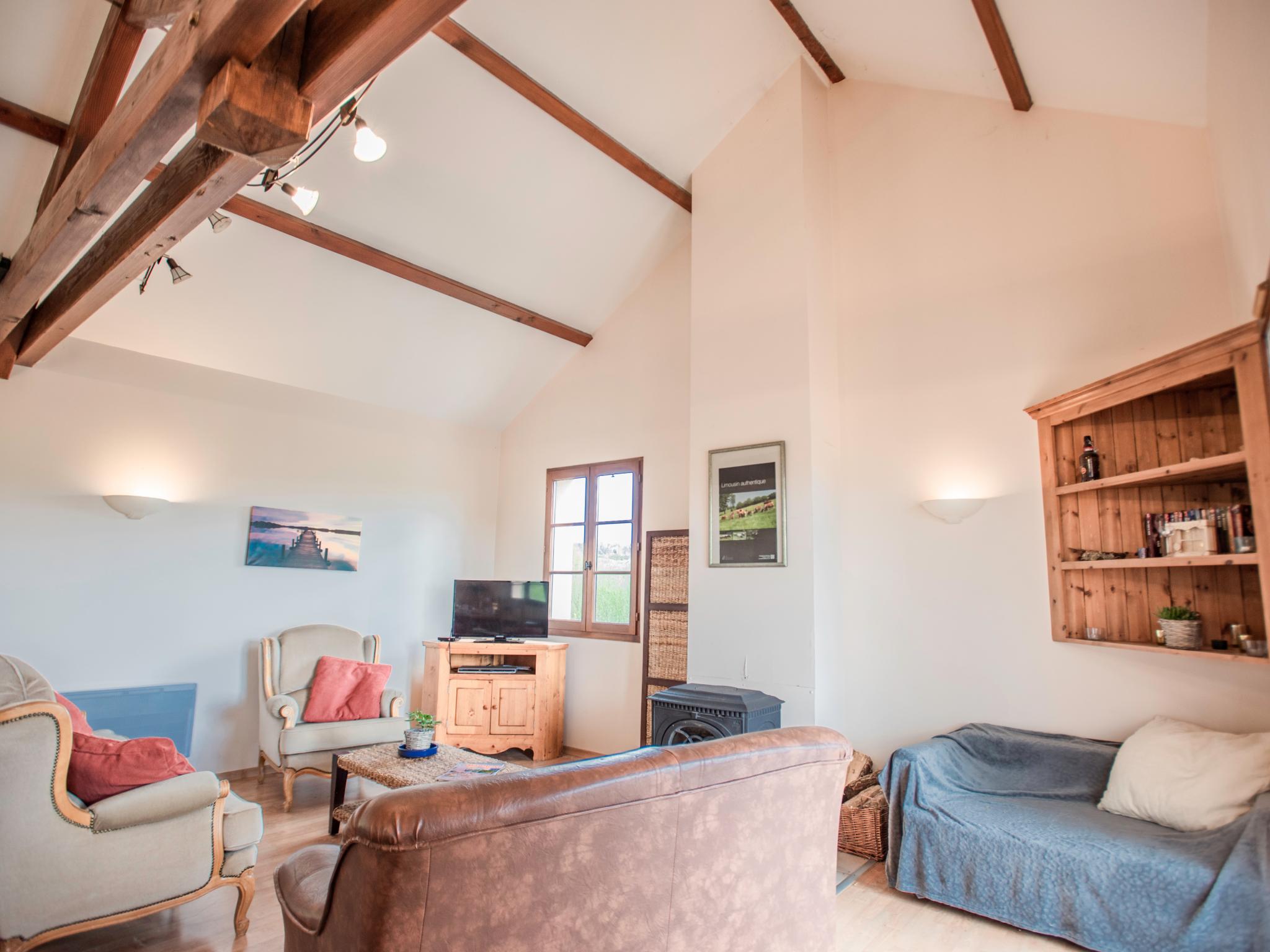 Bathroom facilities at Maison Les Belles in Saint-Germain-les-Belles