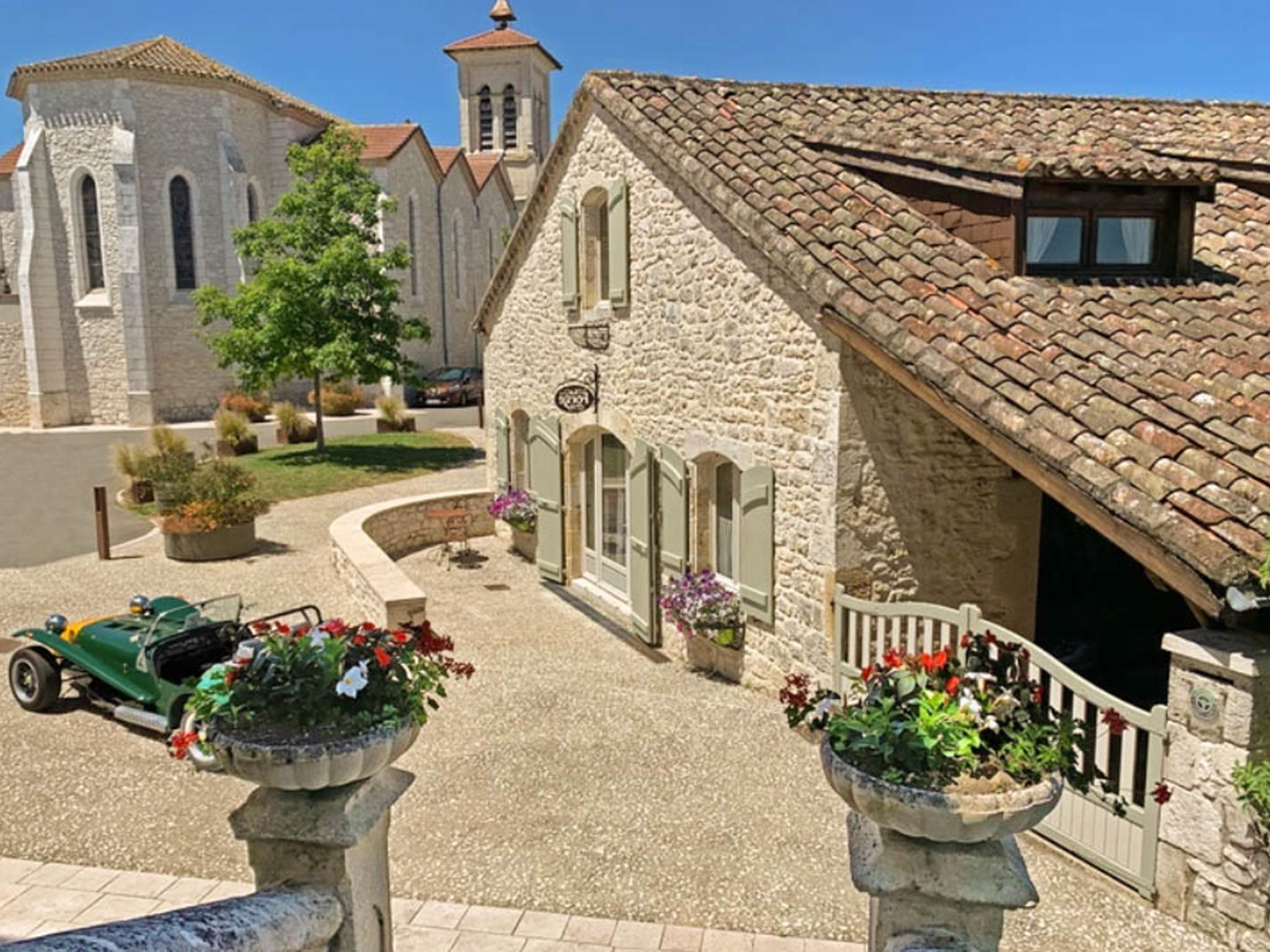 Living area at Les Roches de Roquecor in roquecor