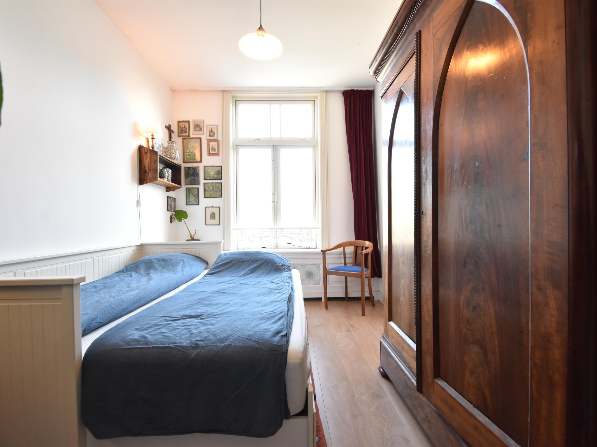 Swimming pool area at De Kleine Regentes in Den Haag