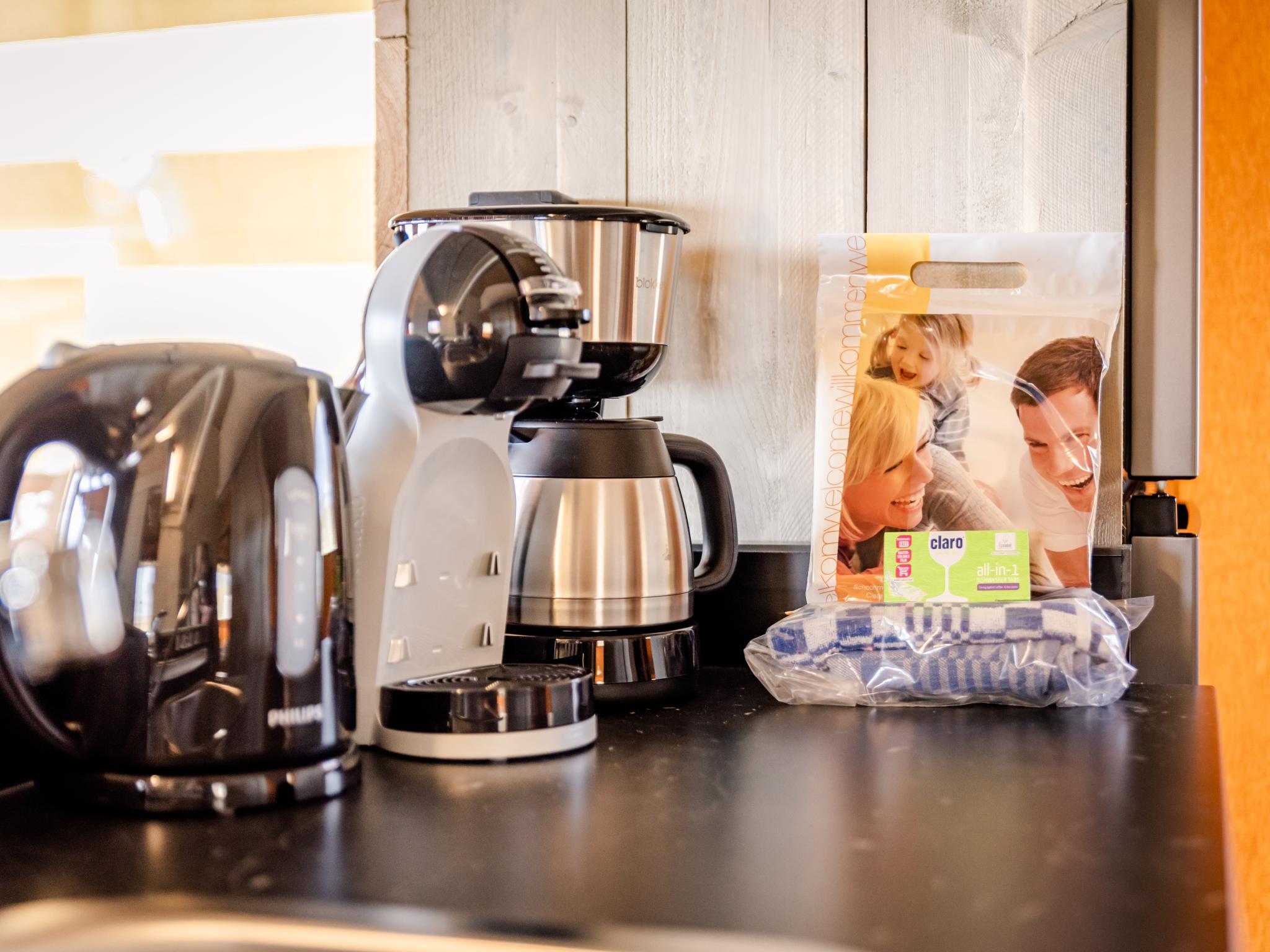 Outdoor terrace and views at Glamping Lodge in Westerland