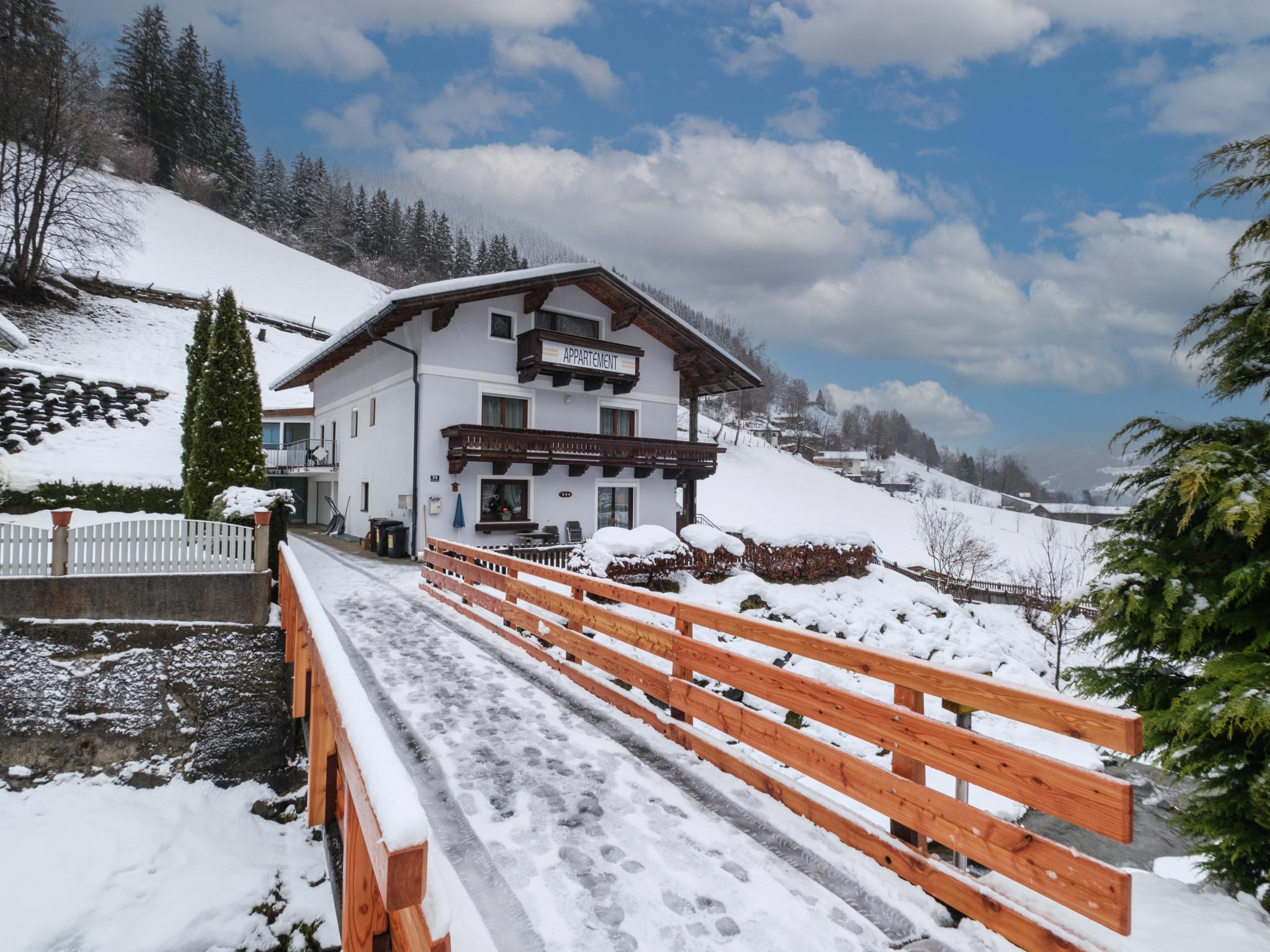 Outdoor terrace and views at Vanessa in Zell am See