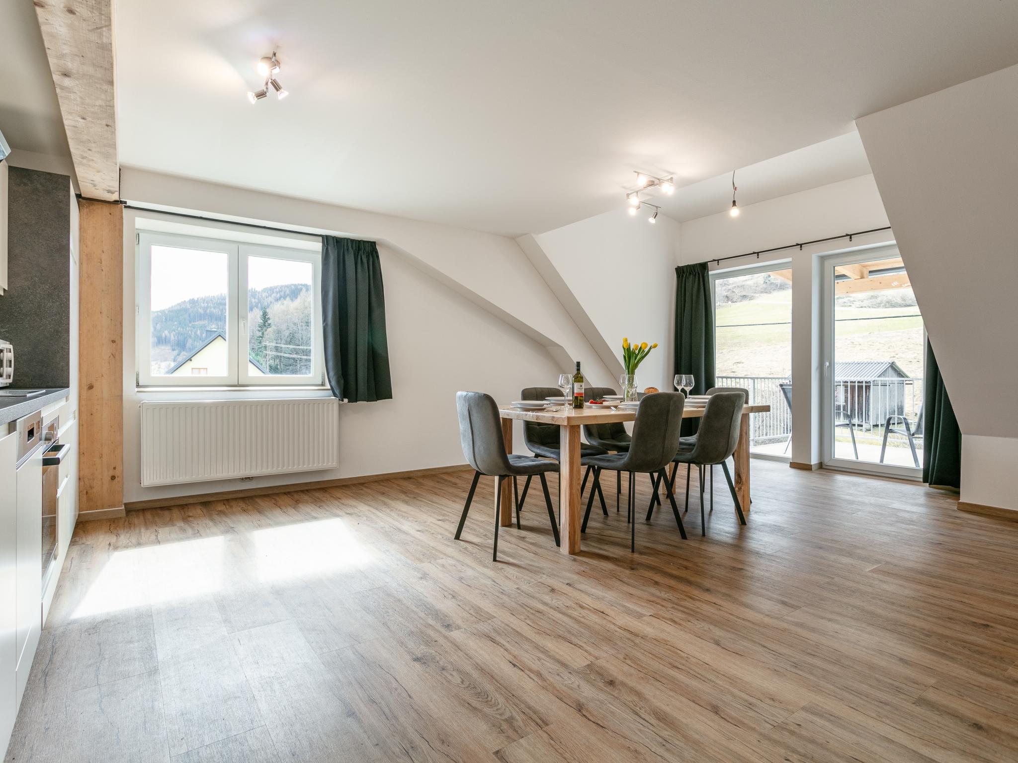 Bedroom with comfortable beds at NRV Top 567 XL in Möderbrugg