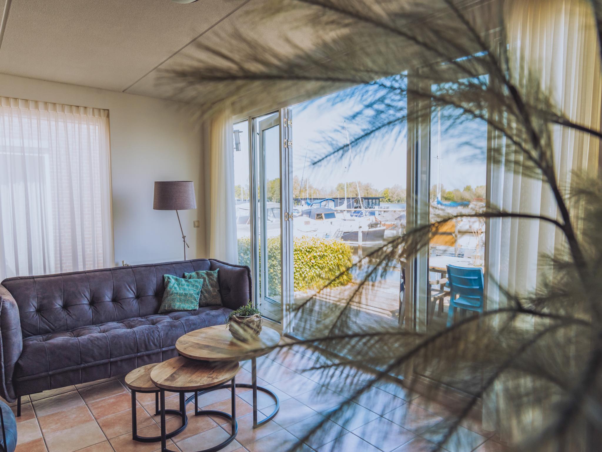 Bedroom with comfortable beds at Westergeest in Uitgeest