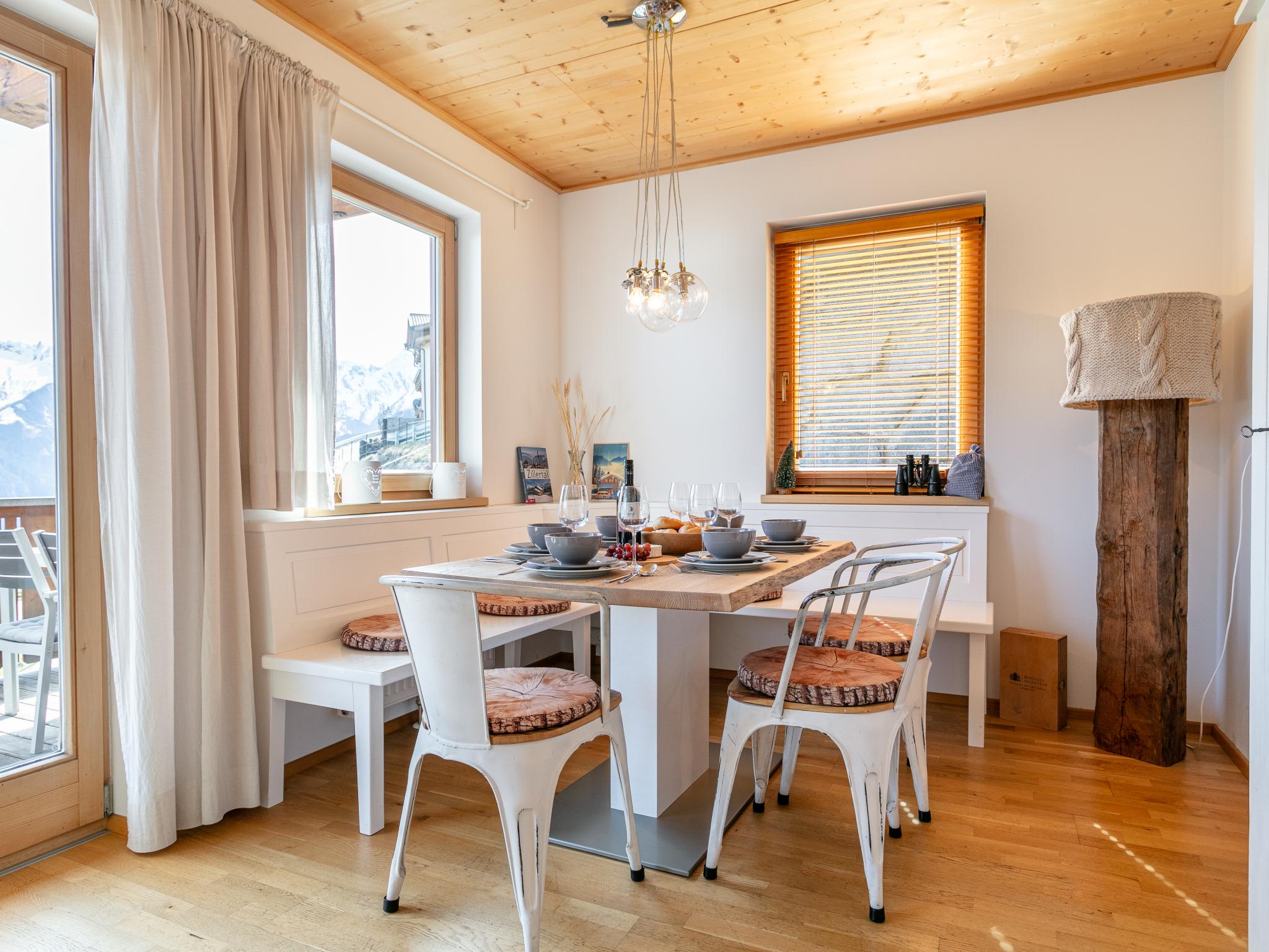 Modern kitchen at Van Dik Hout in Hippach-Schwendberg