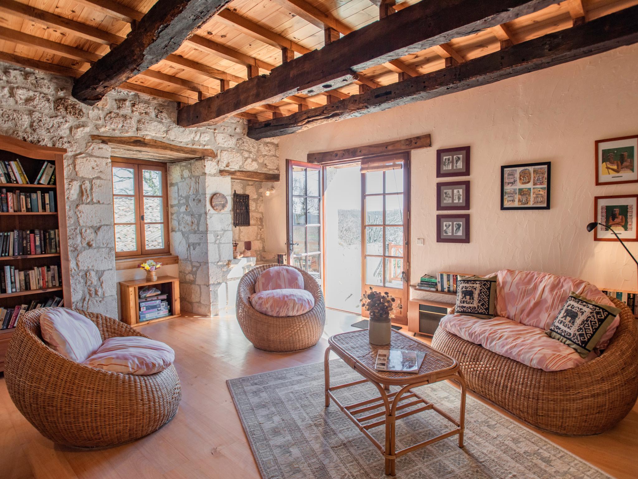 Bathroom facilities at La Tour in roquecor