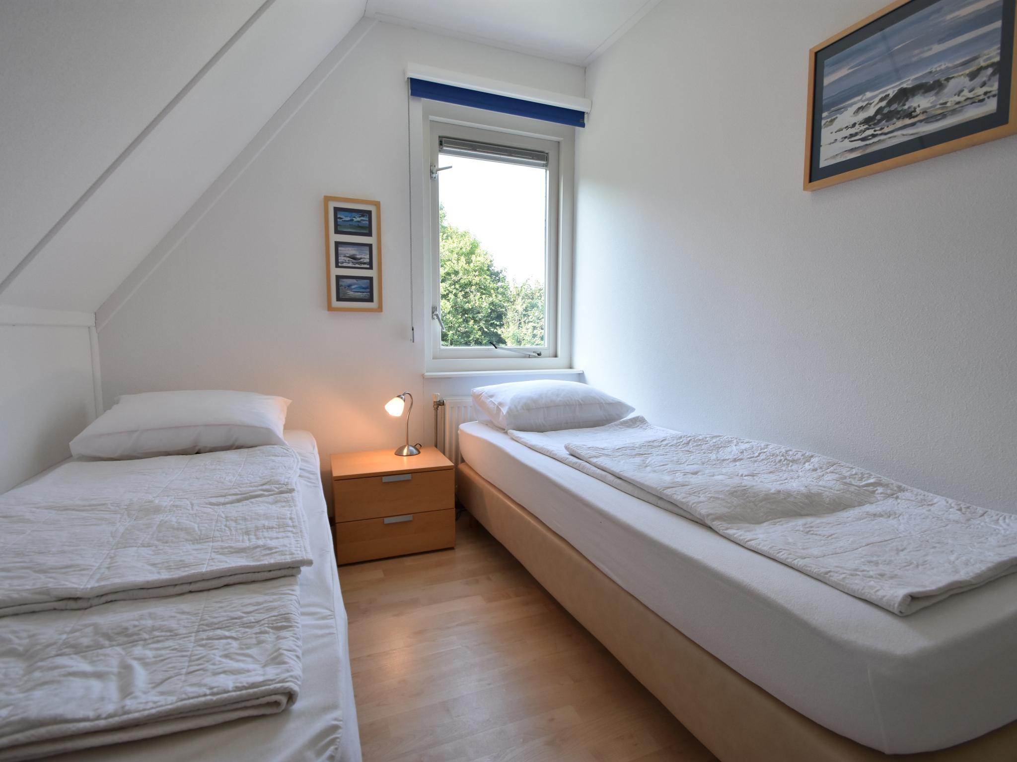 Swimming pool area at Graspieper in Zonnemaire