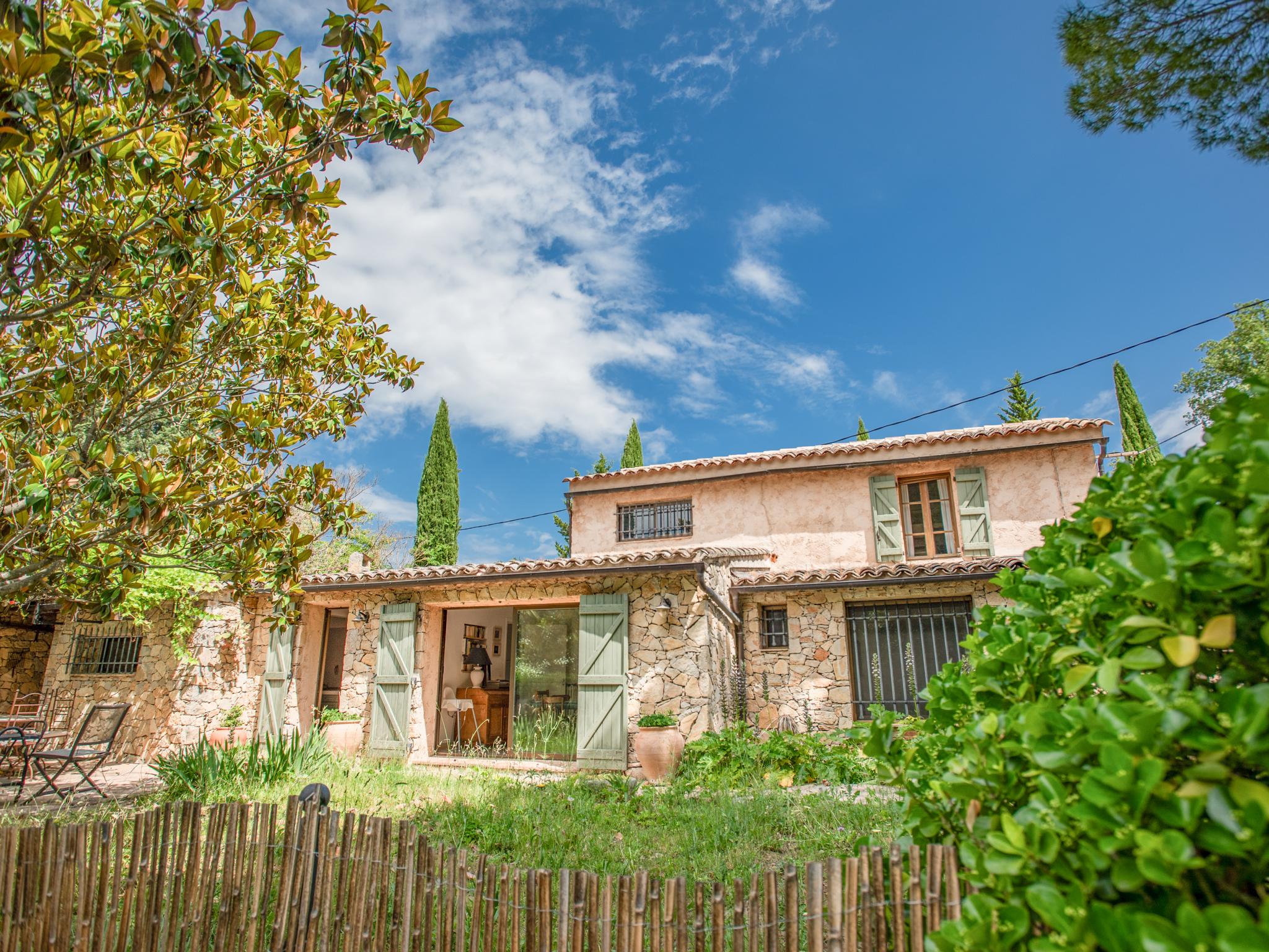 Swimming pool area at Butterfly in Lorgues