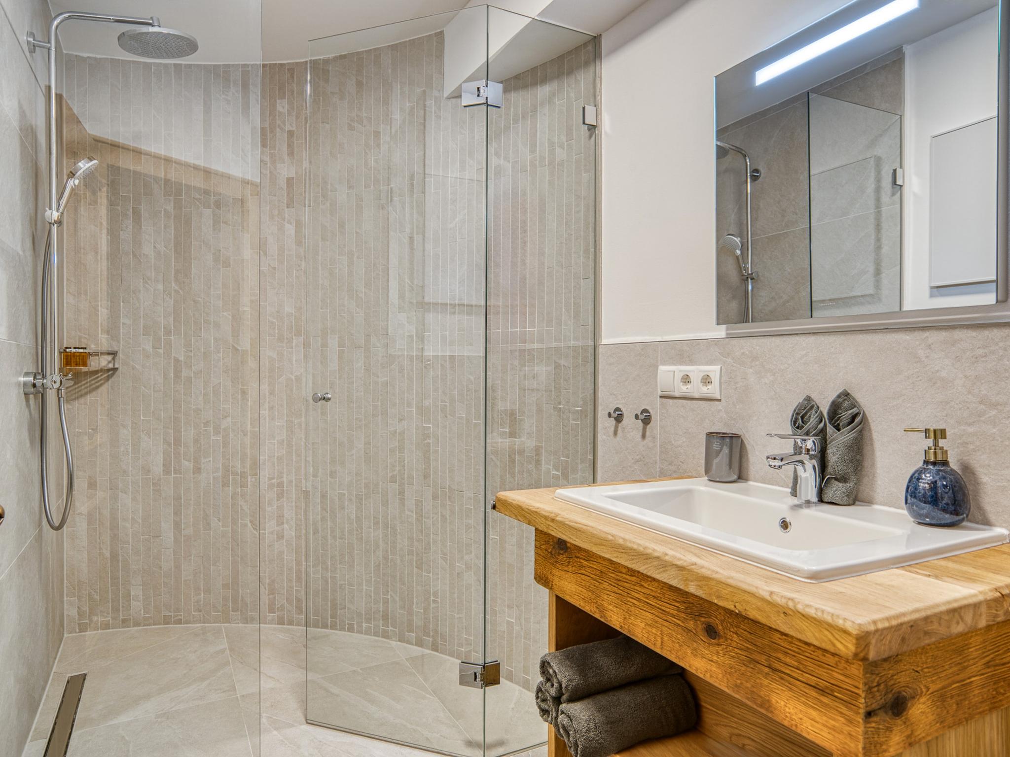 Bathroom facilities at Bergliebe in Kappl