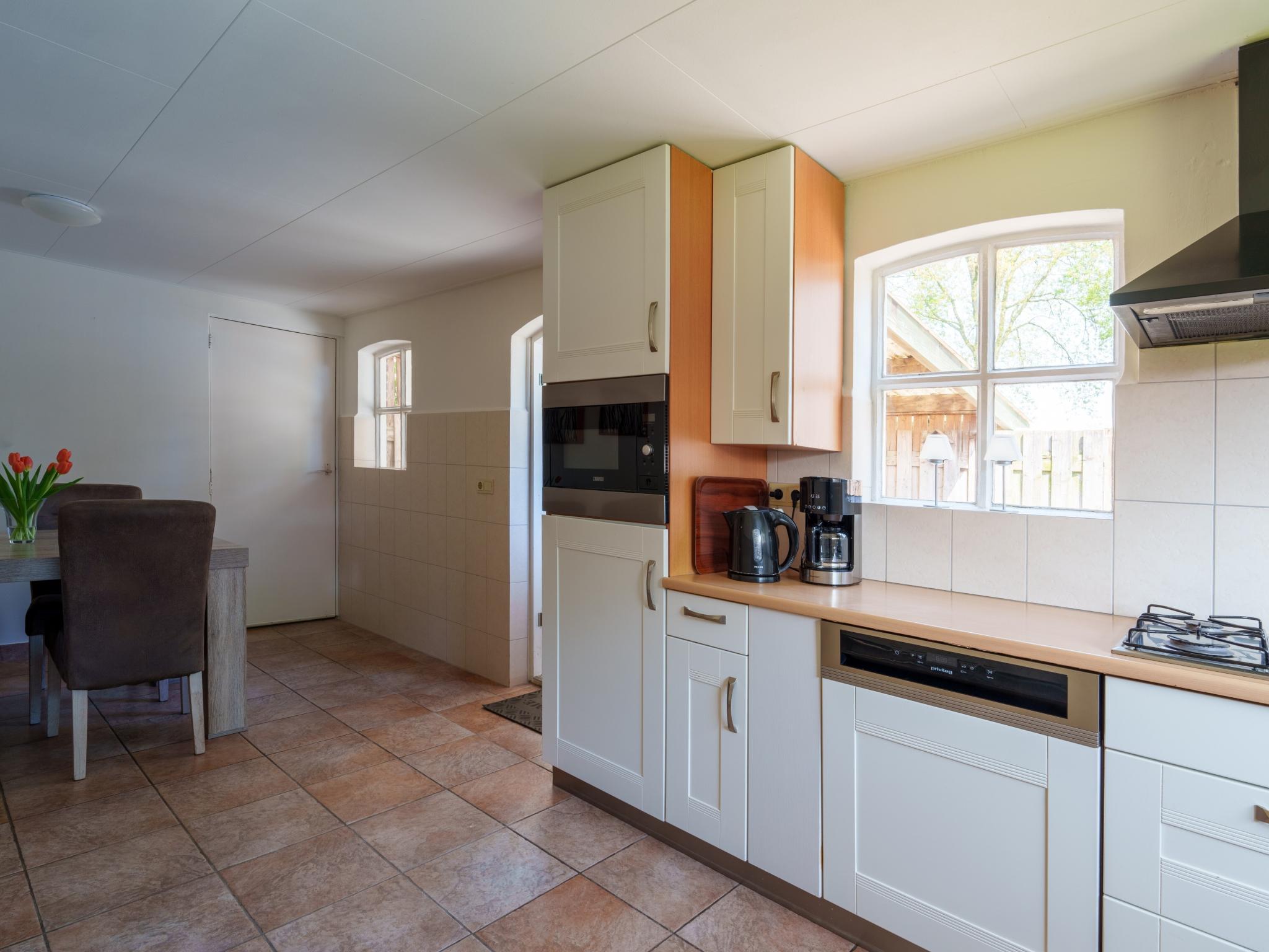 Modern kitchen at Achter de Vijf Linden in Knegsel