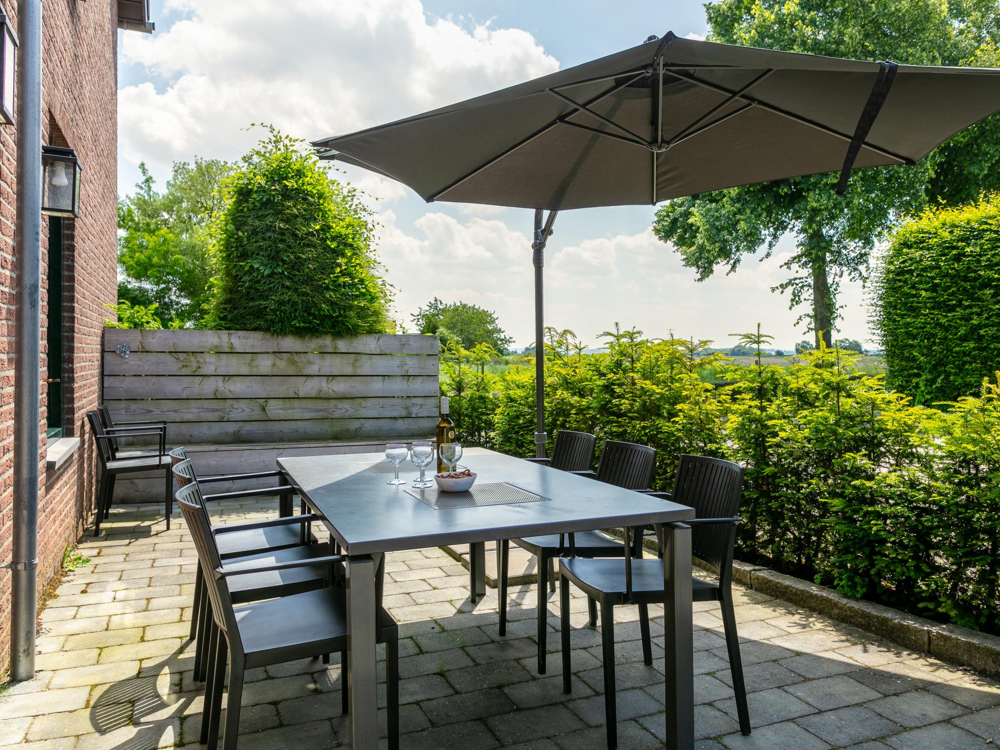 Swimming pool area at Heimerhöfkes in Klimmen