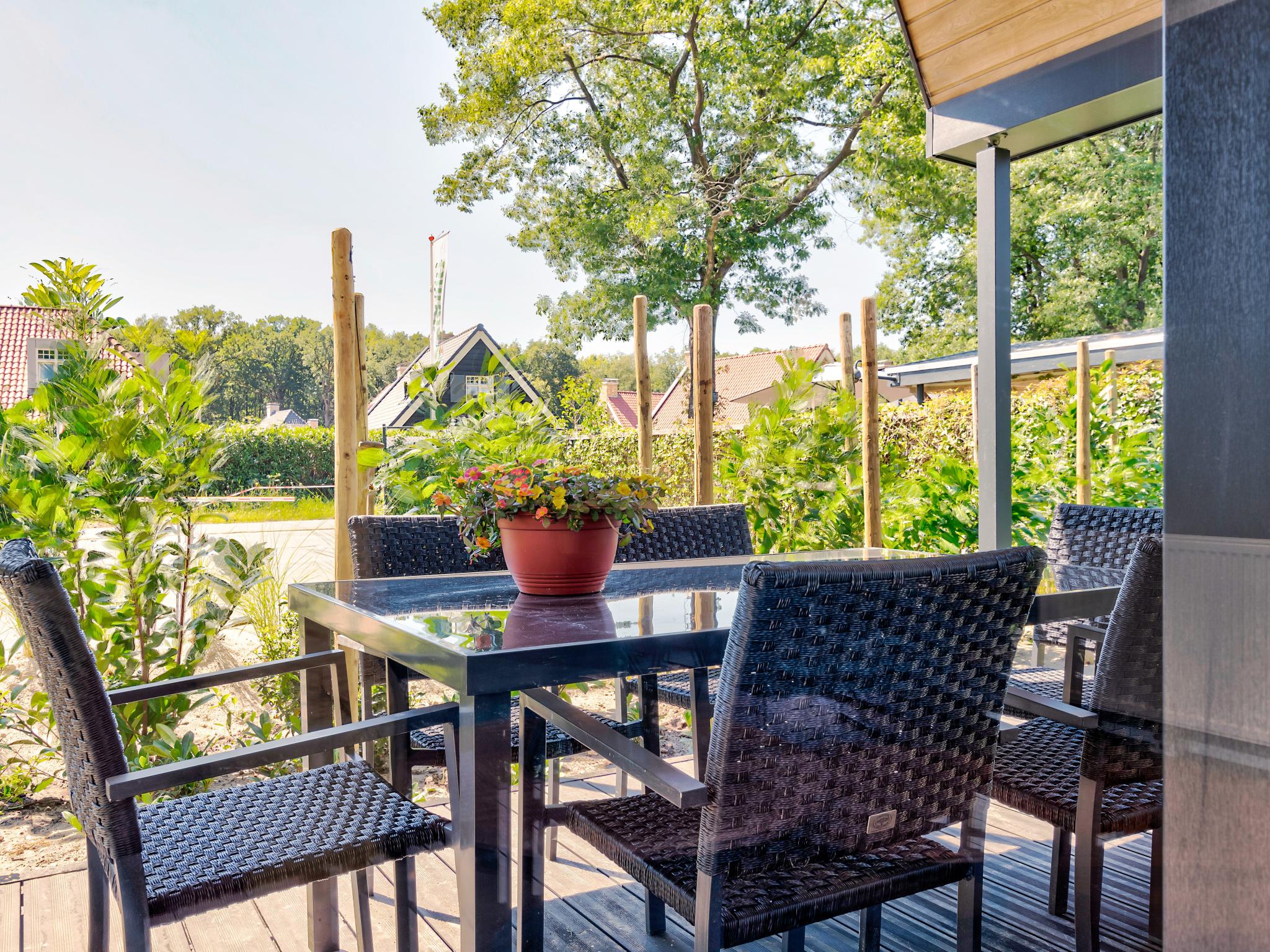 Modern kitchen at t Kaatsheuveltje 3 in Kaatsheuvel