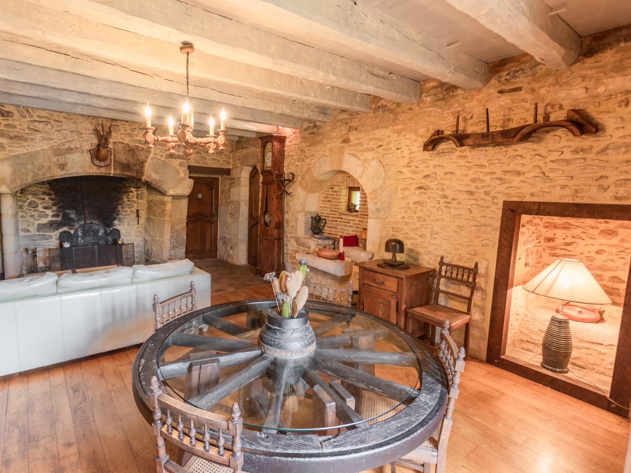 Bathroom facilities at Gite Micouleaud in Besse