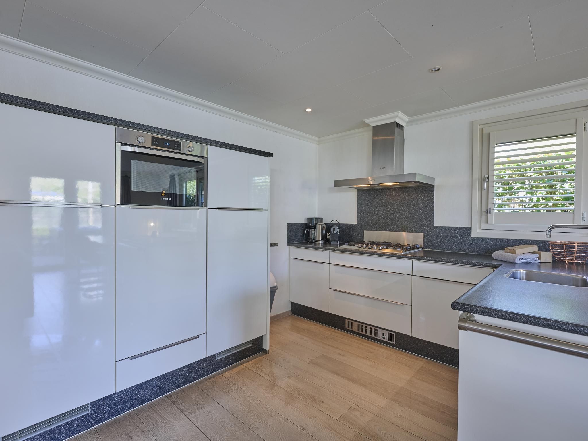 Bathroom facilities at t Kaatsheuveltje 4 in Kaatsheuvel