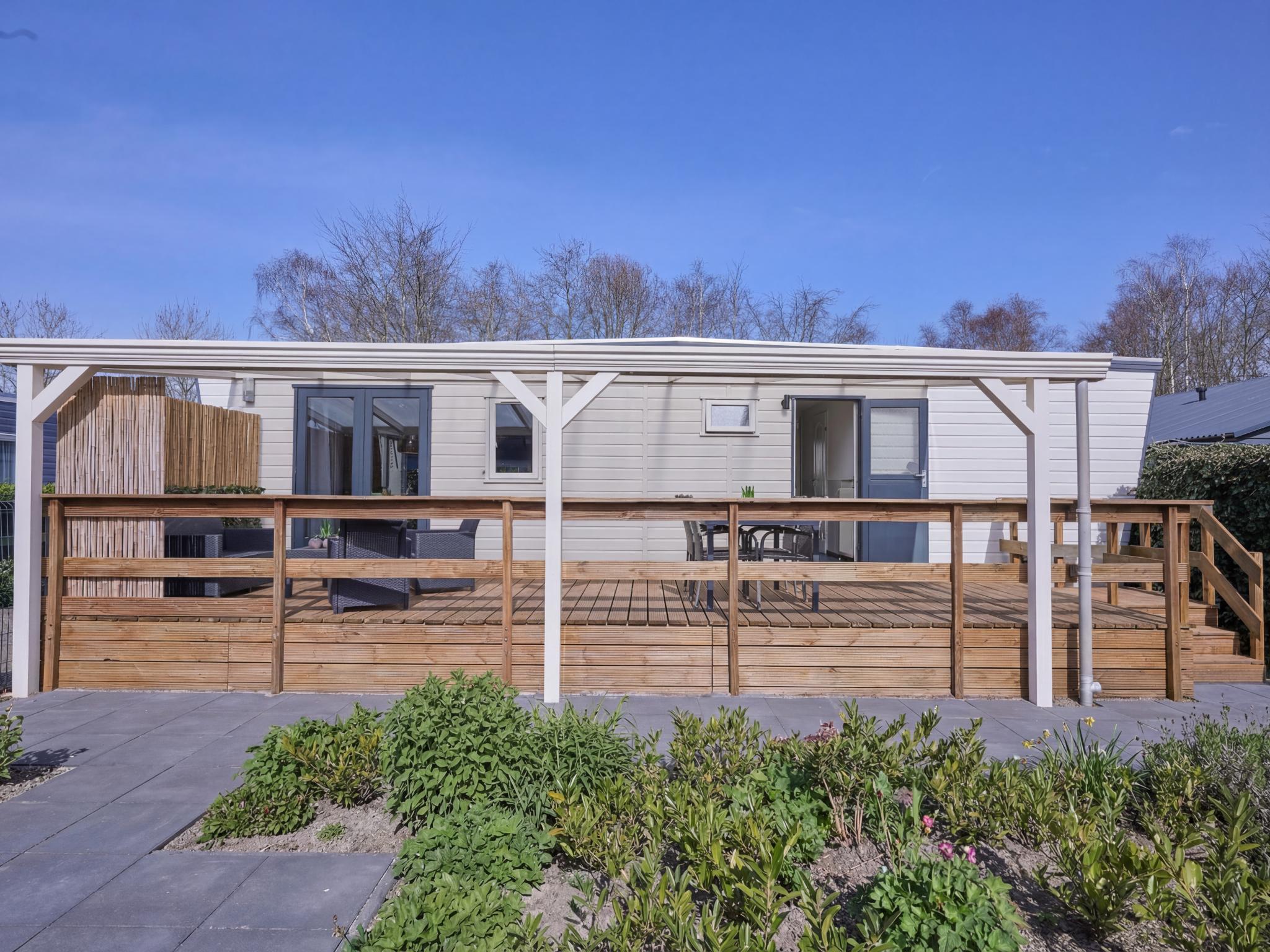 Swimming pool area at t Kaatsheuveltje 7 in Kaatsheuvel