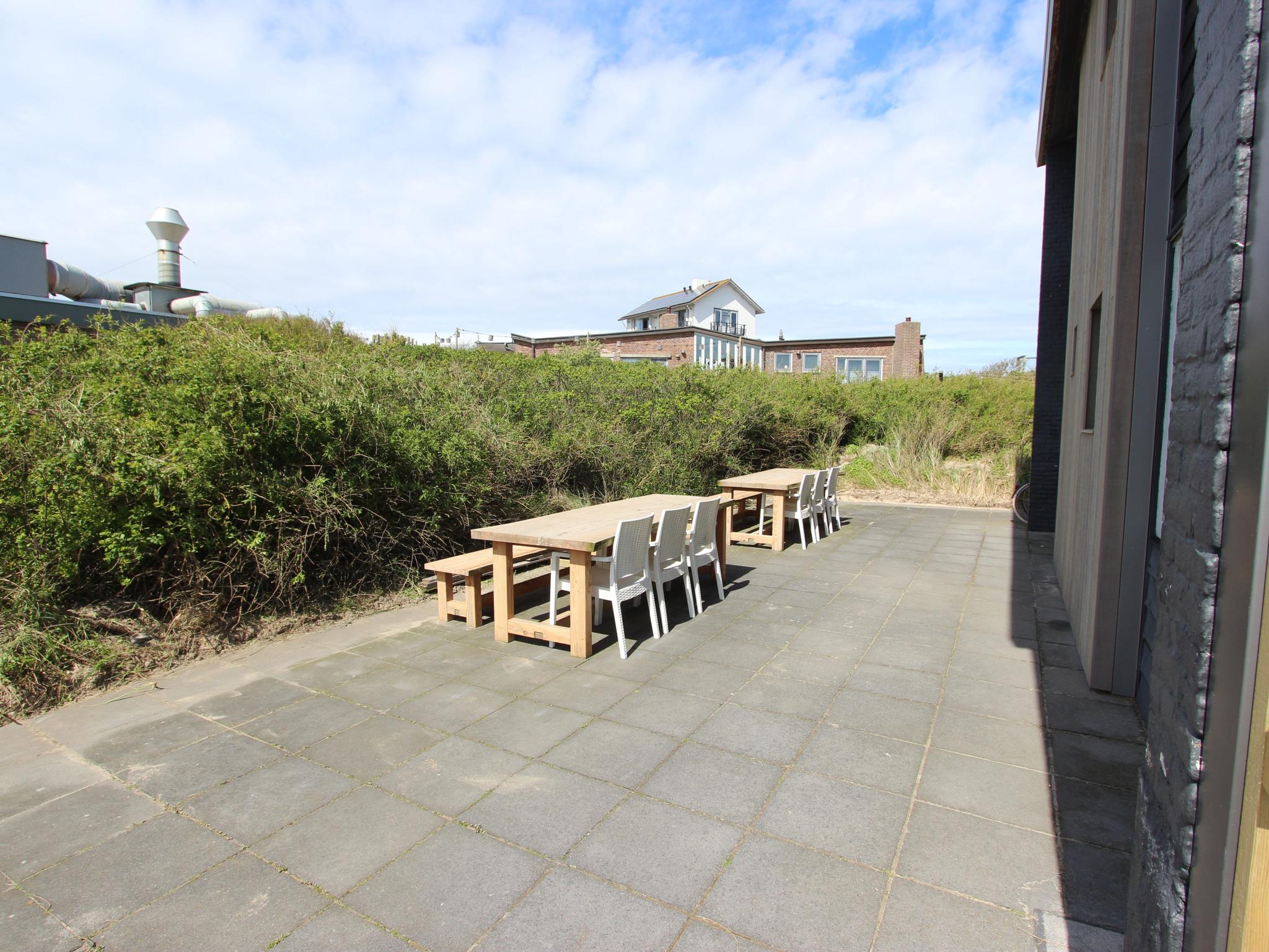 Outdoor terrace and views at Beachhouse I in Bergen aan Zee