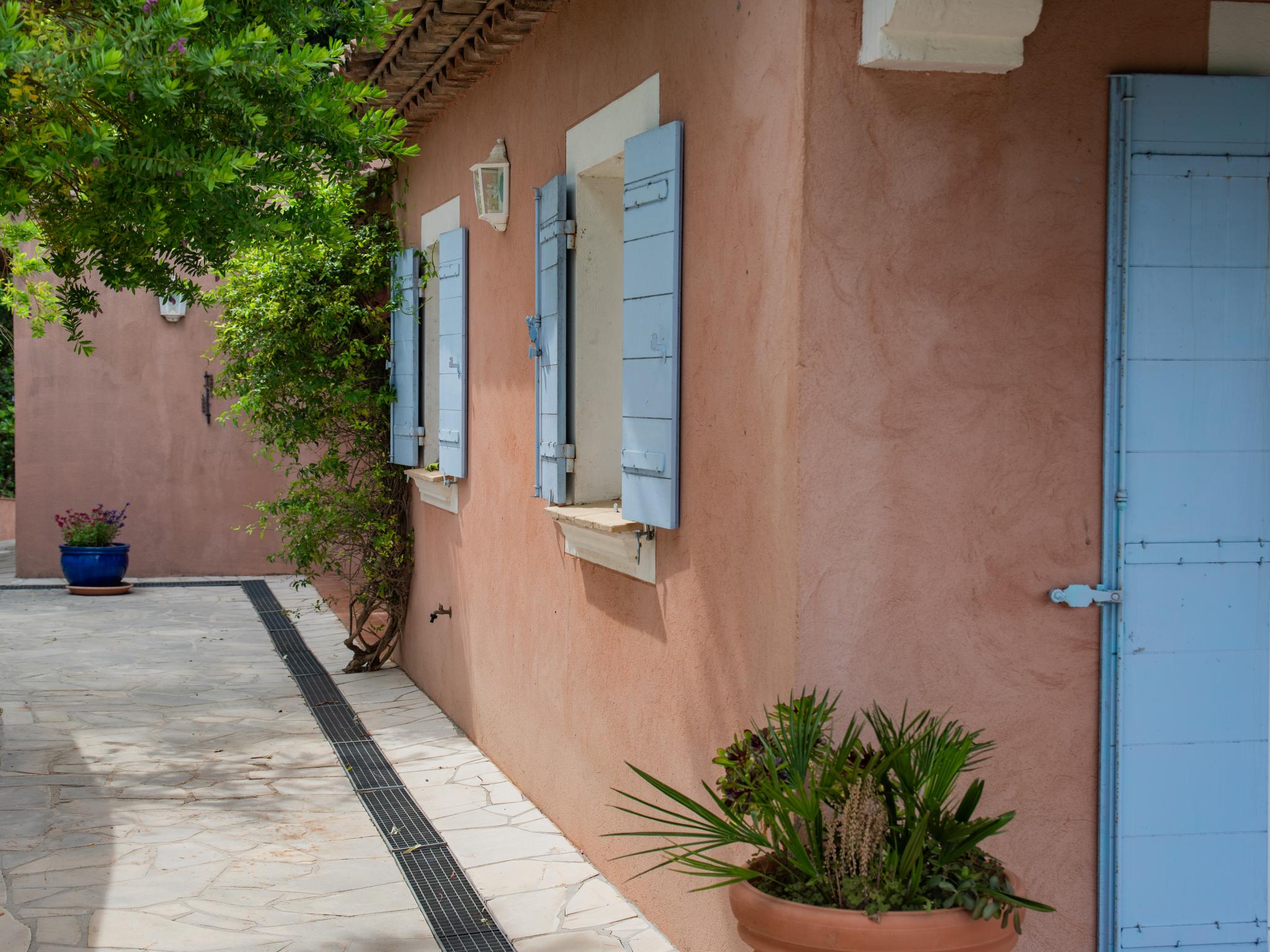 Swimming pool area at Plage in Cavalaire sur Mer