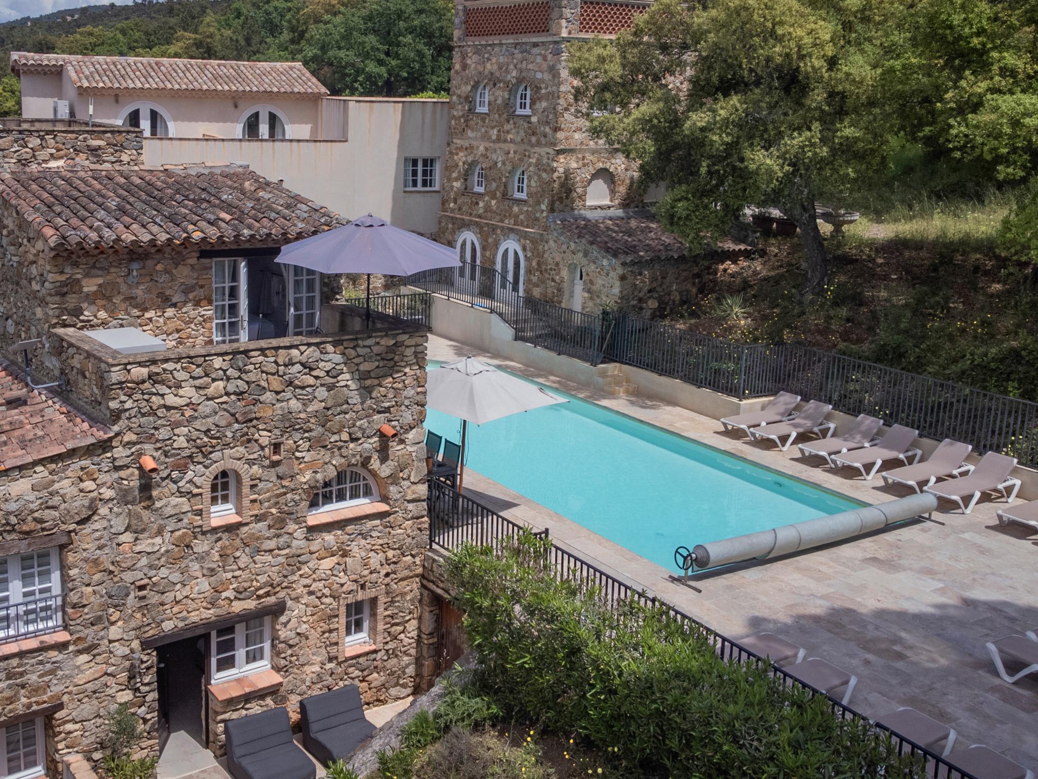 Swimming pool area at Emponse7 in Le Plan de la Tour