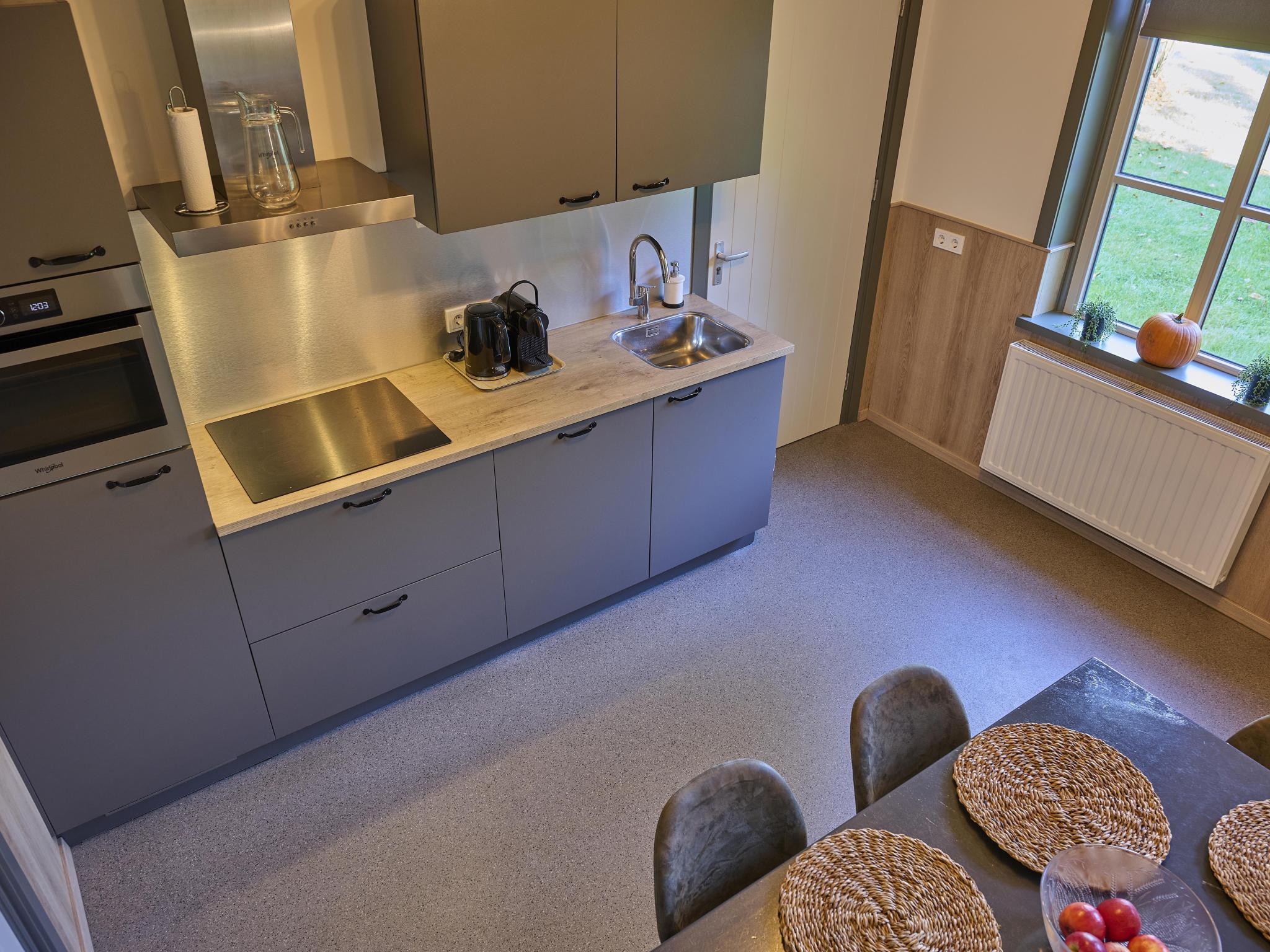 Bedroom with comfortable beds at Bosbeertje 43 in Erp