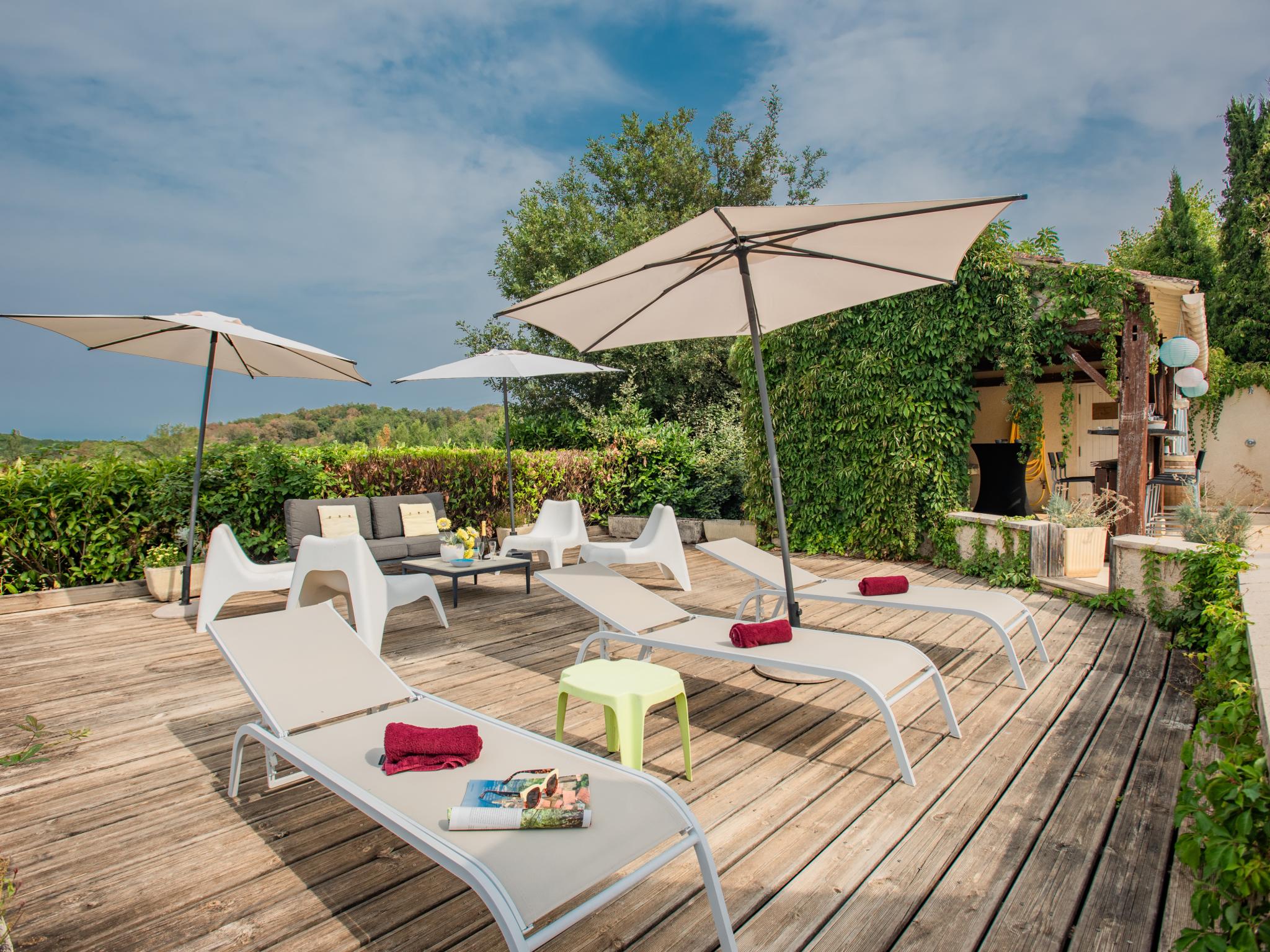 Bedroom with comfortable beds at Orchidee in Dégagnac