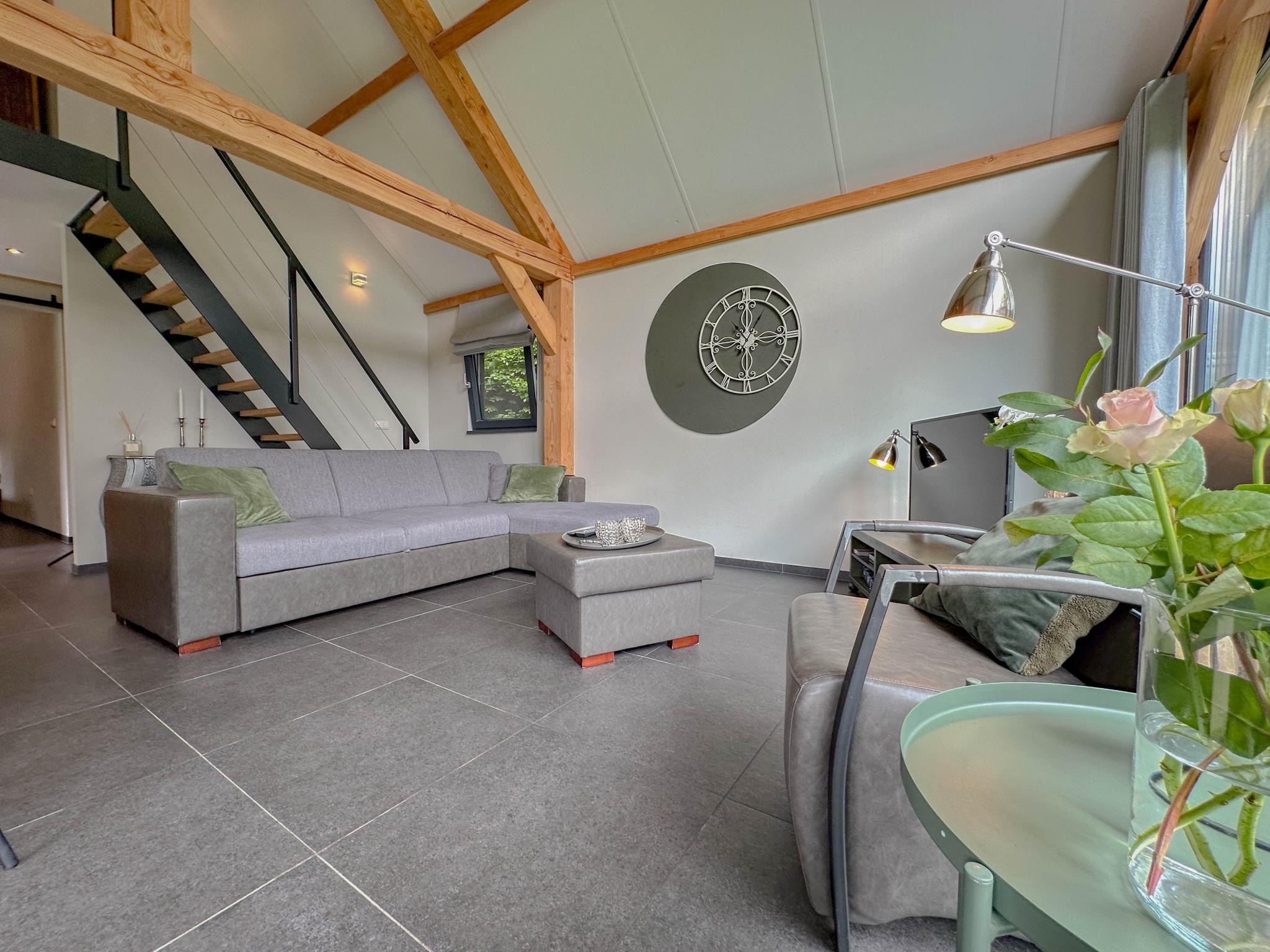 Bathroom facilities at Villa de Argento in Alphen