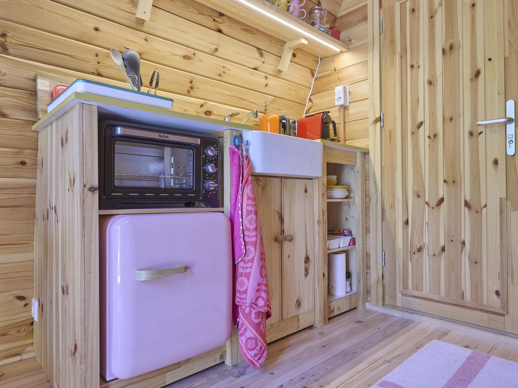 Outdoor terrace and views at Tiny House Jet in Goedereede