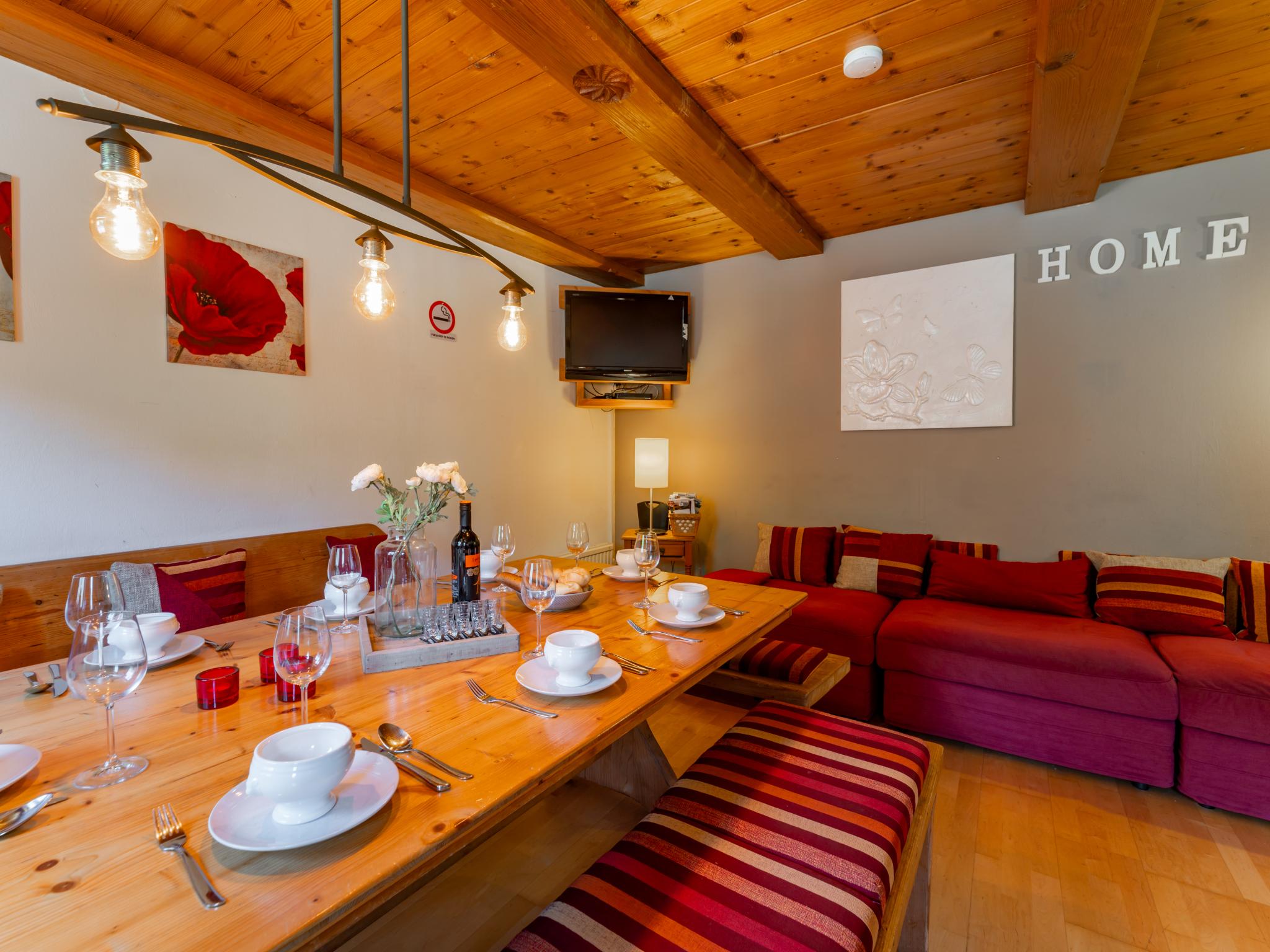 Modern kitchen at Haus Weissbach in Leogang