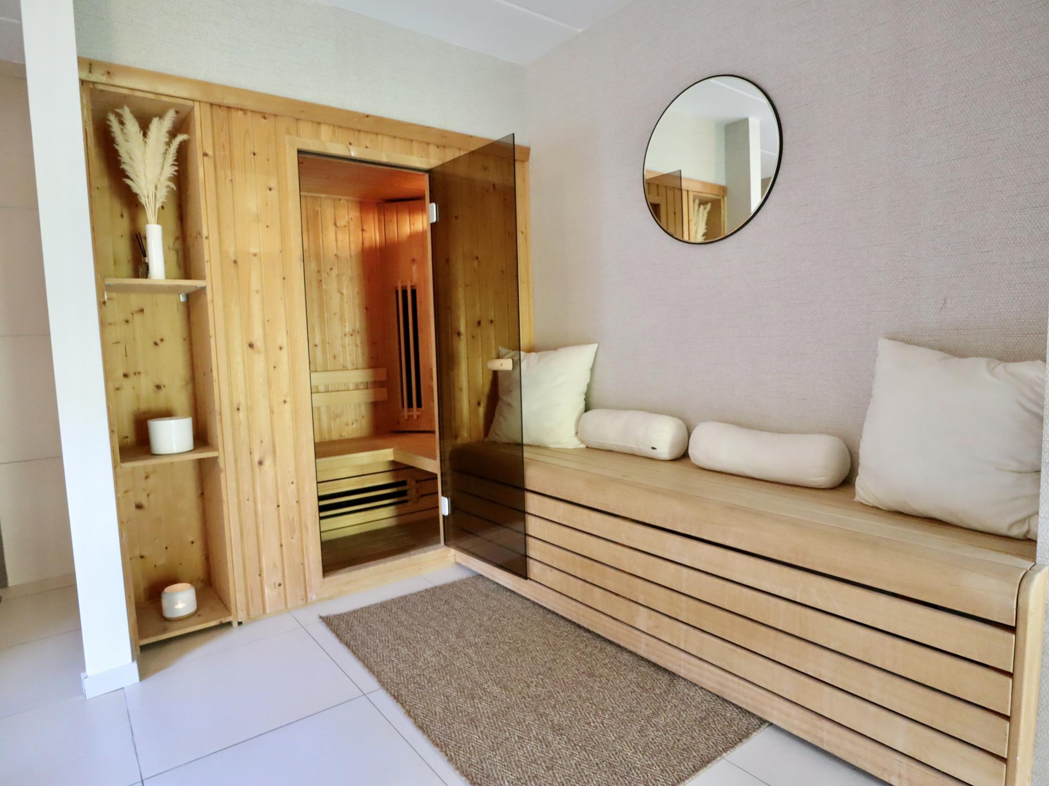 Bedroom with comfortable beds at Loheré in Heyd