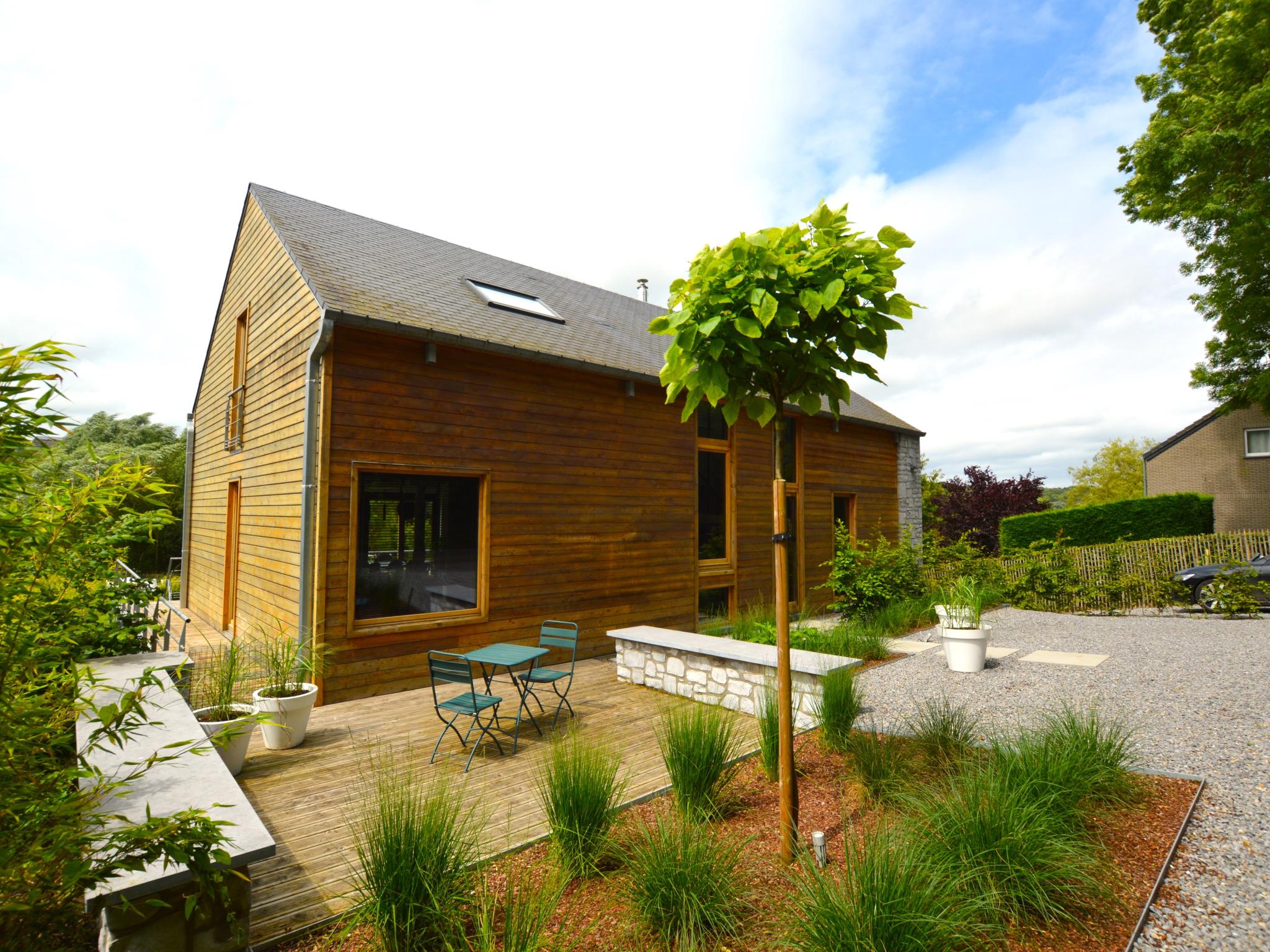 Swimming pool area at Loheré in Heyd