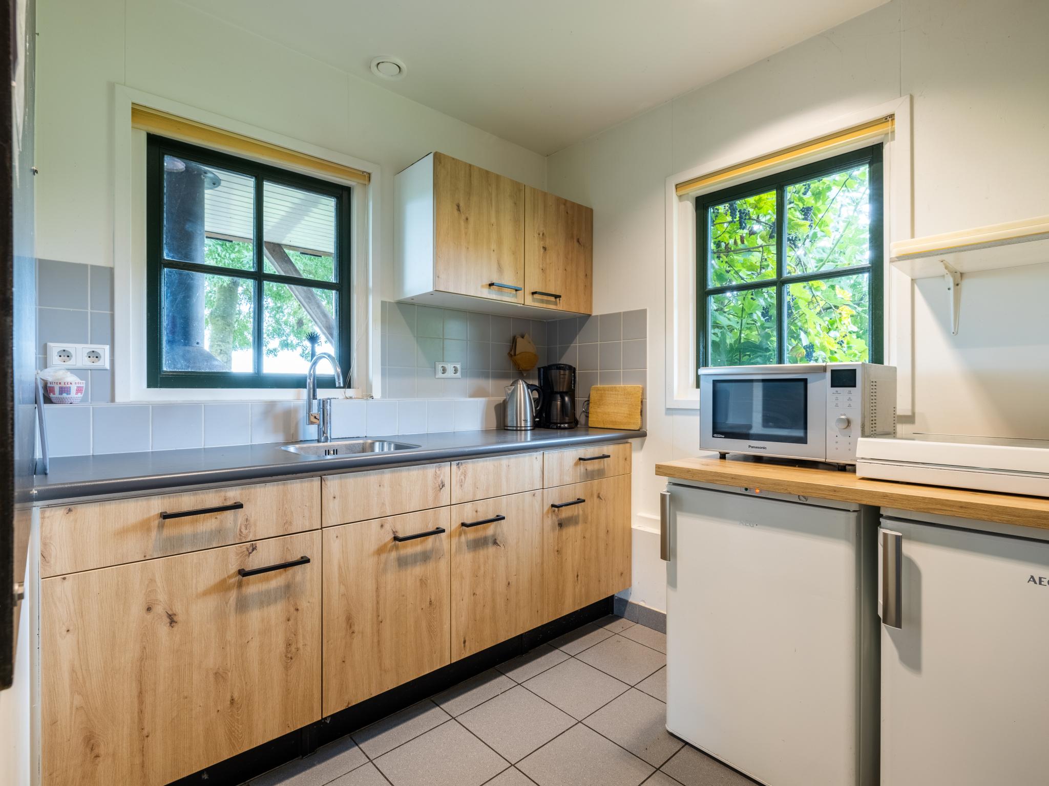 Bathroom facilities at De Schuur in Kaag