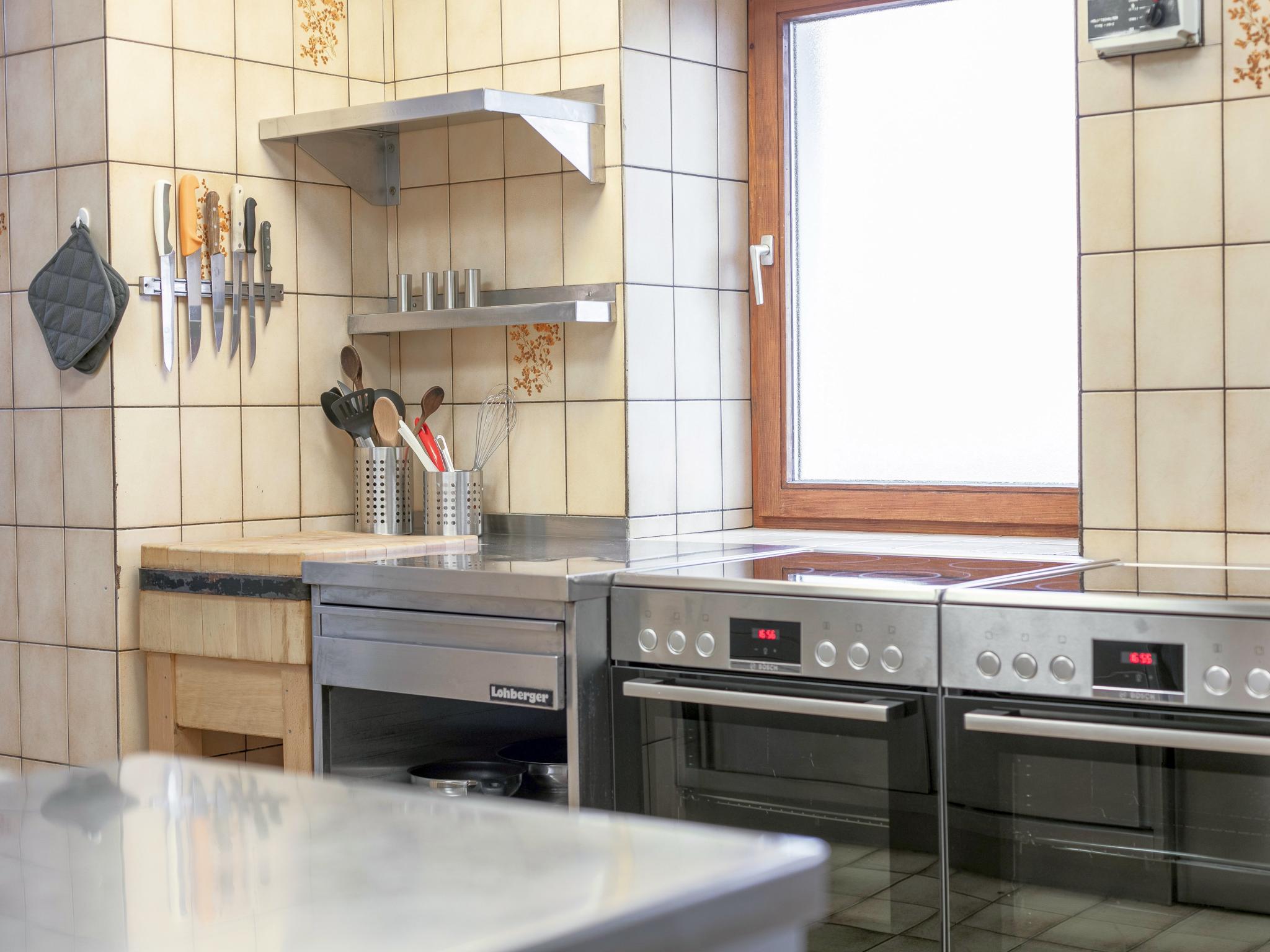 Modern kitchen at Pension Schreder XL in Kirchberg in Tirol