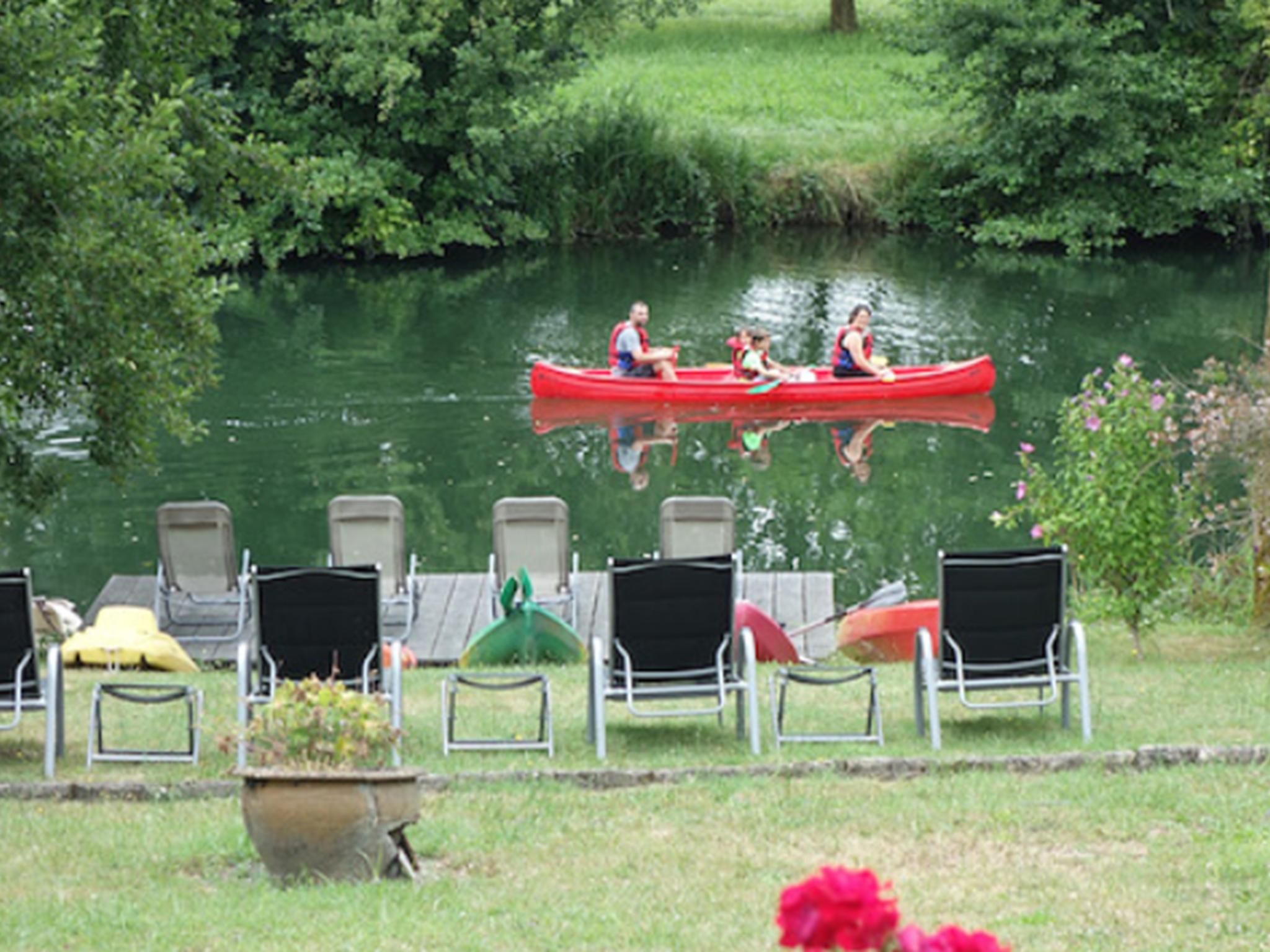 Modern kitchen at Gîtes de La Maison du Bonnesheur in Bonnes
