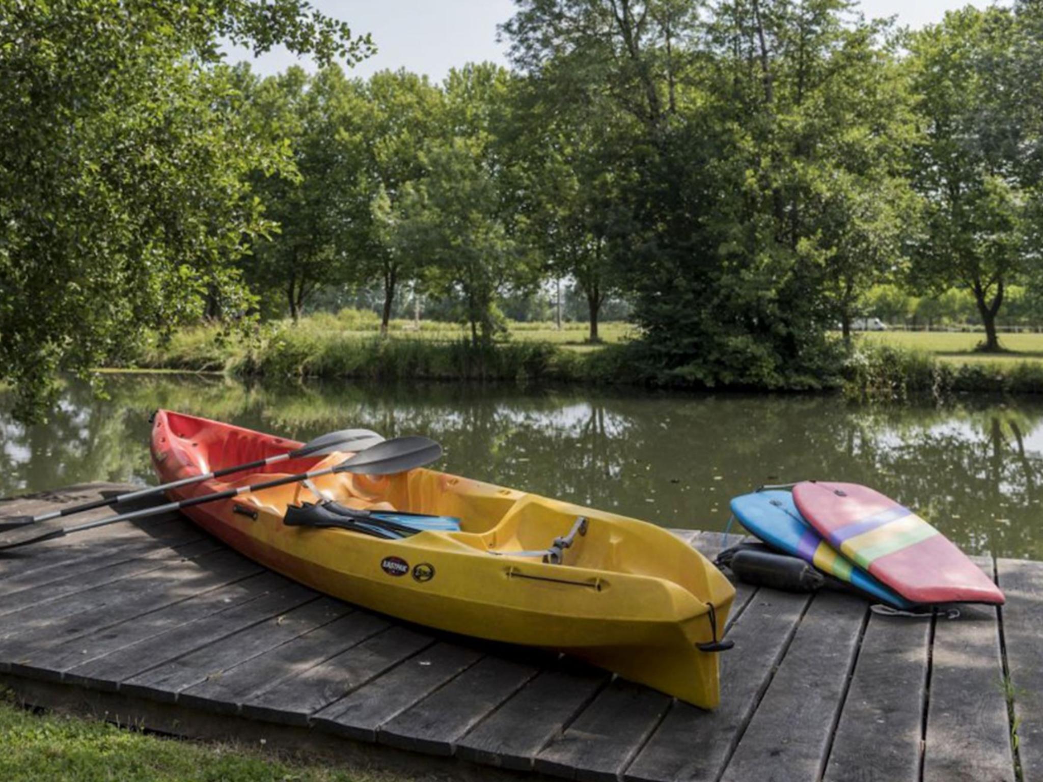 Bedroom with comfortable beds at Gîtes de La Maison du Bonnesheur in Bonnes