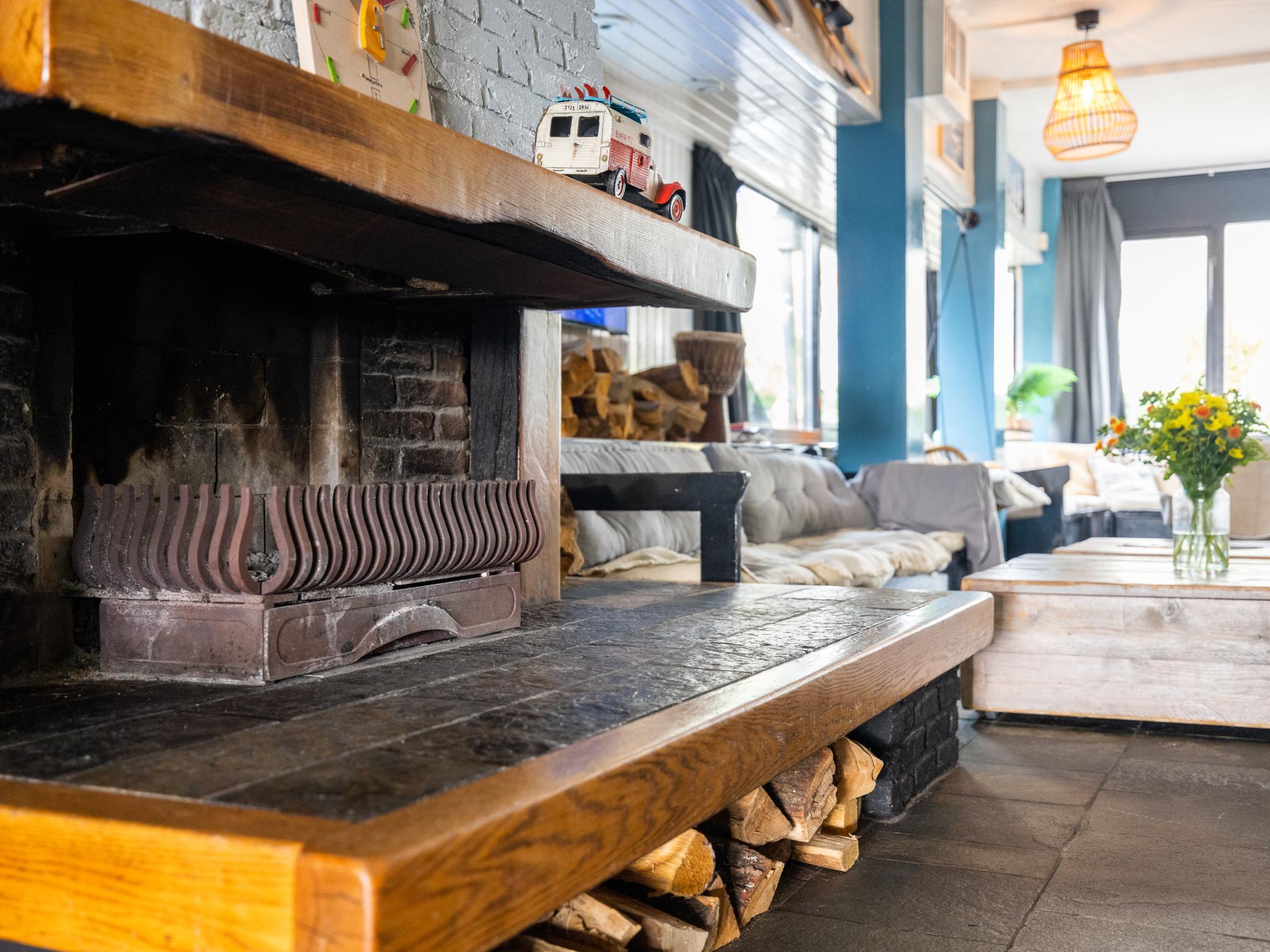 Swimming pool area at De Kaag Watersport Groepsaccommodatie - 50 pers in Kaag