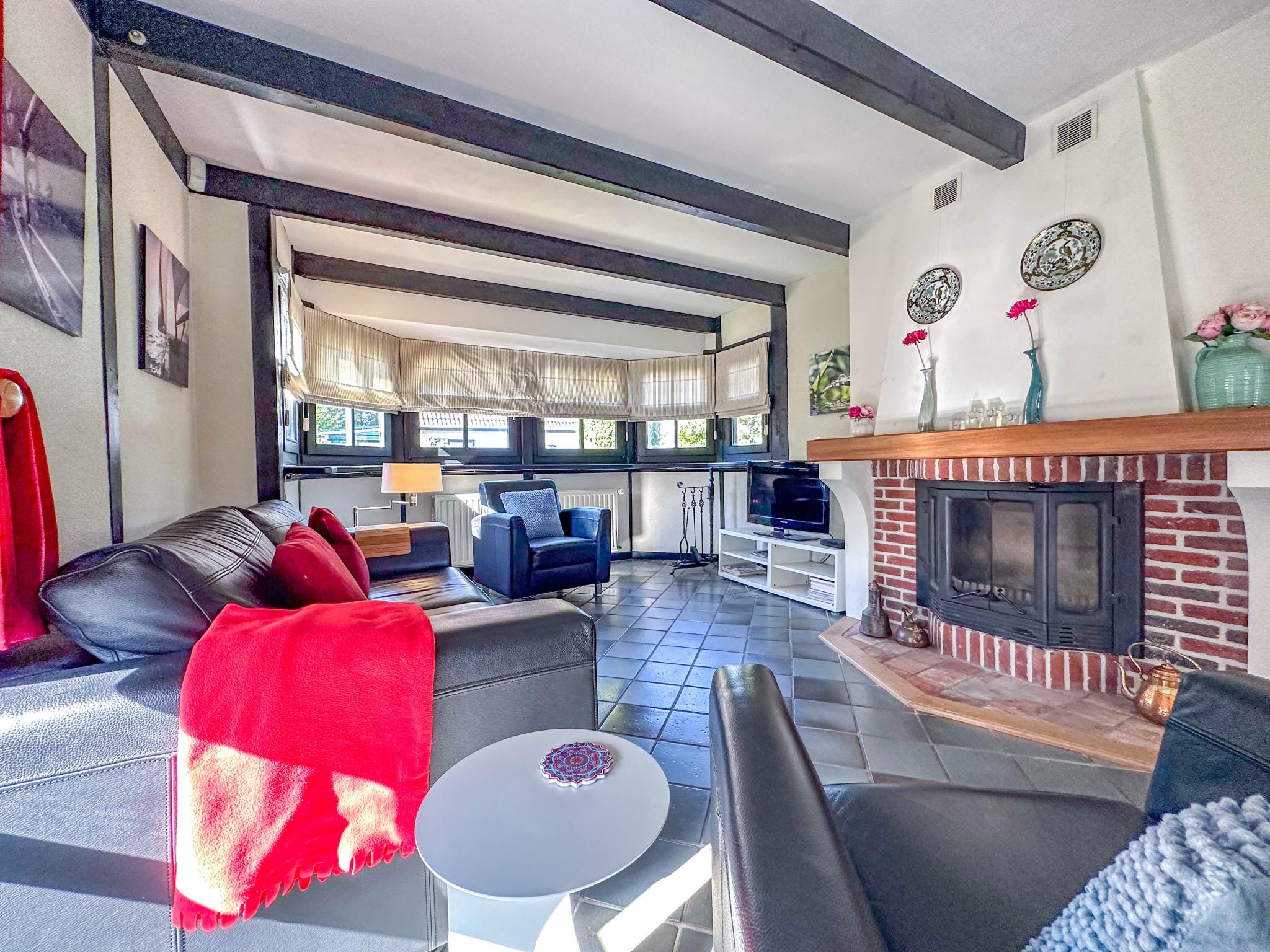 Modern kitchen at Rosegarden in Bruinisse