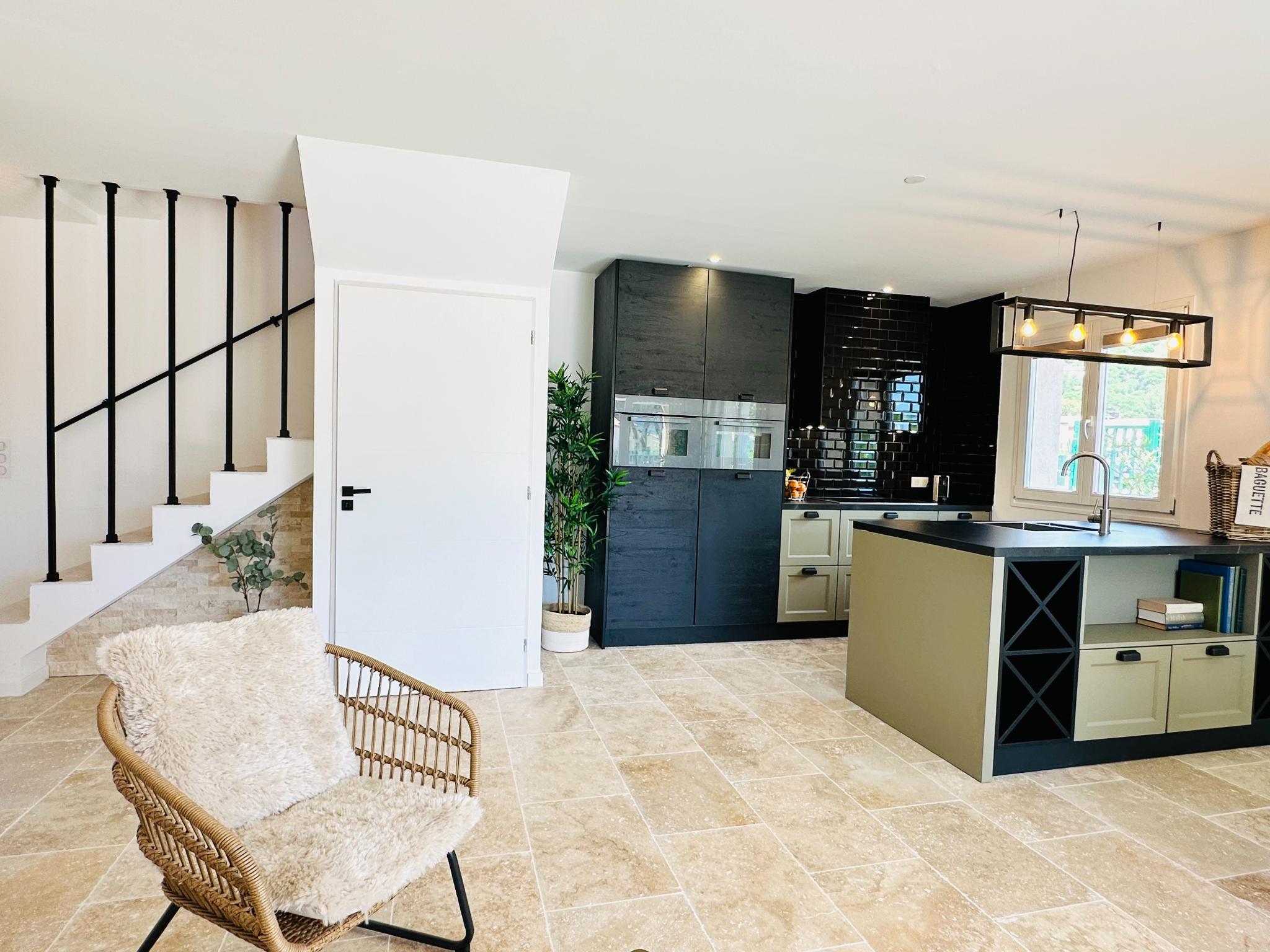 Modern kitchen at Laurier in Le Plan de la Tour