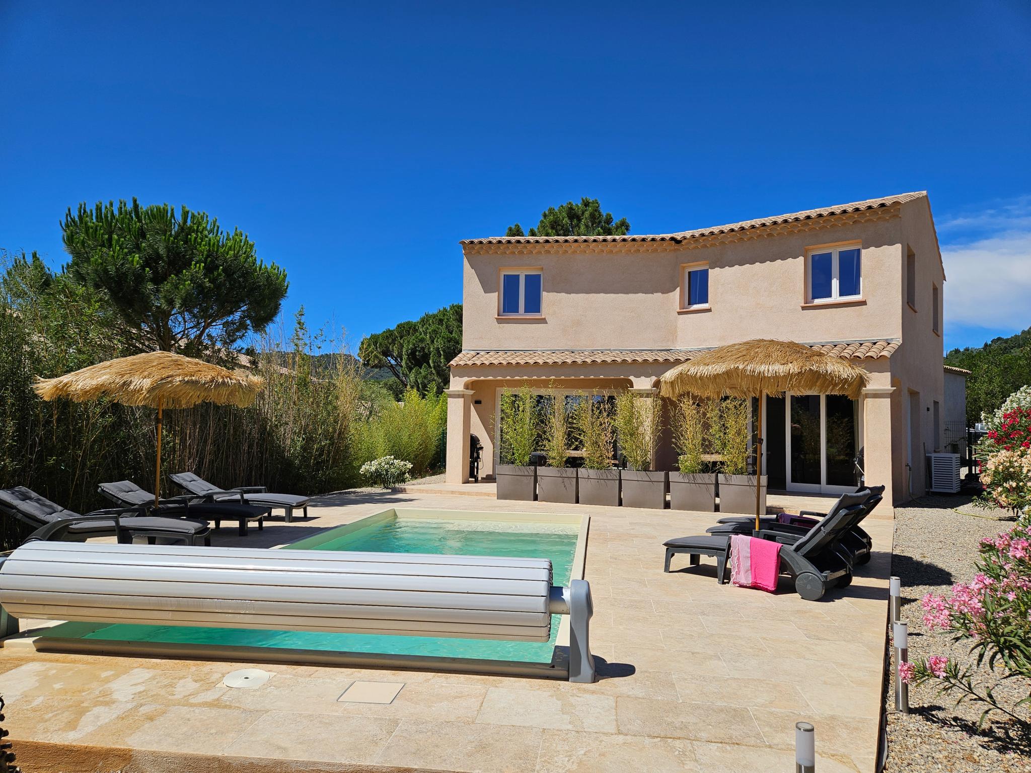 Bedroom with comfortable beds at Laurier in Le Plan de la Tour
