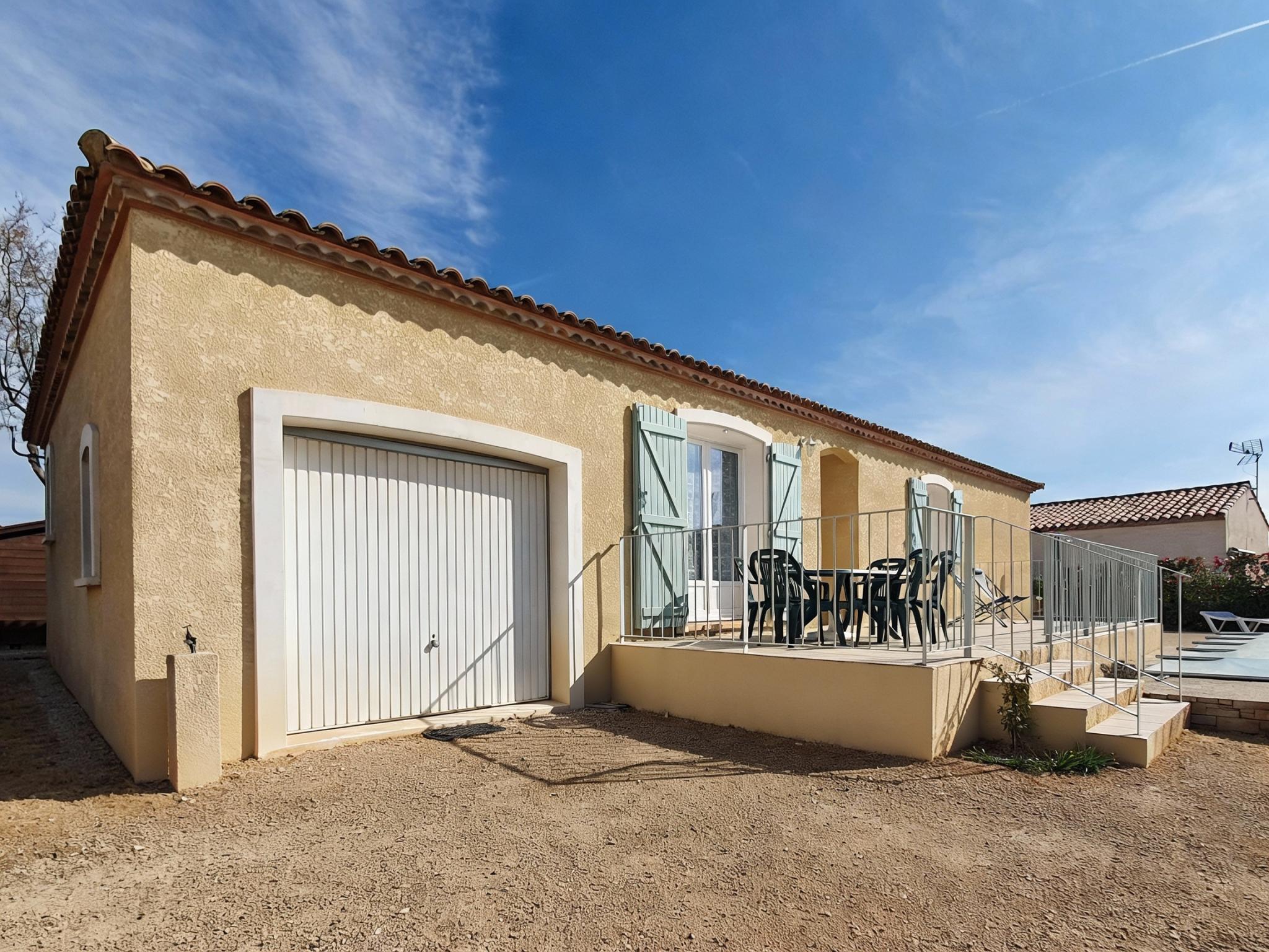 Bedroom with comfortable beds at du Soleil in Aigues-Vives
