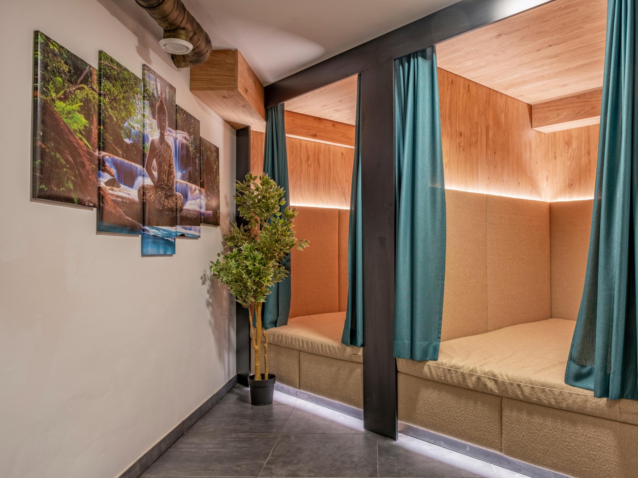 Swimming pool area at Deluxe Zirberl Top 1 in Weißpriach