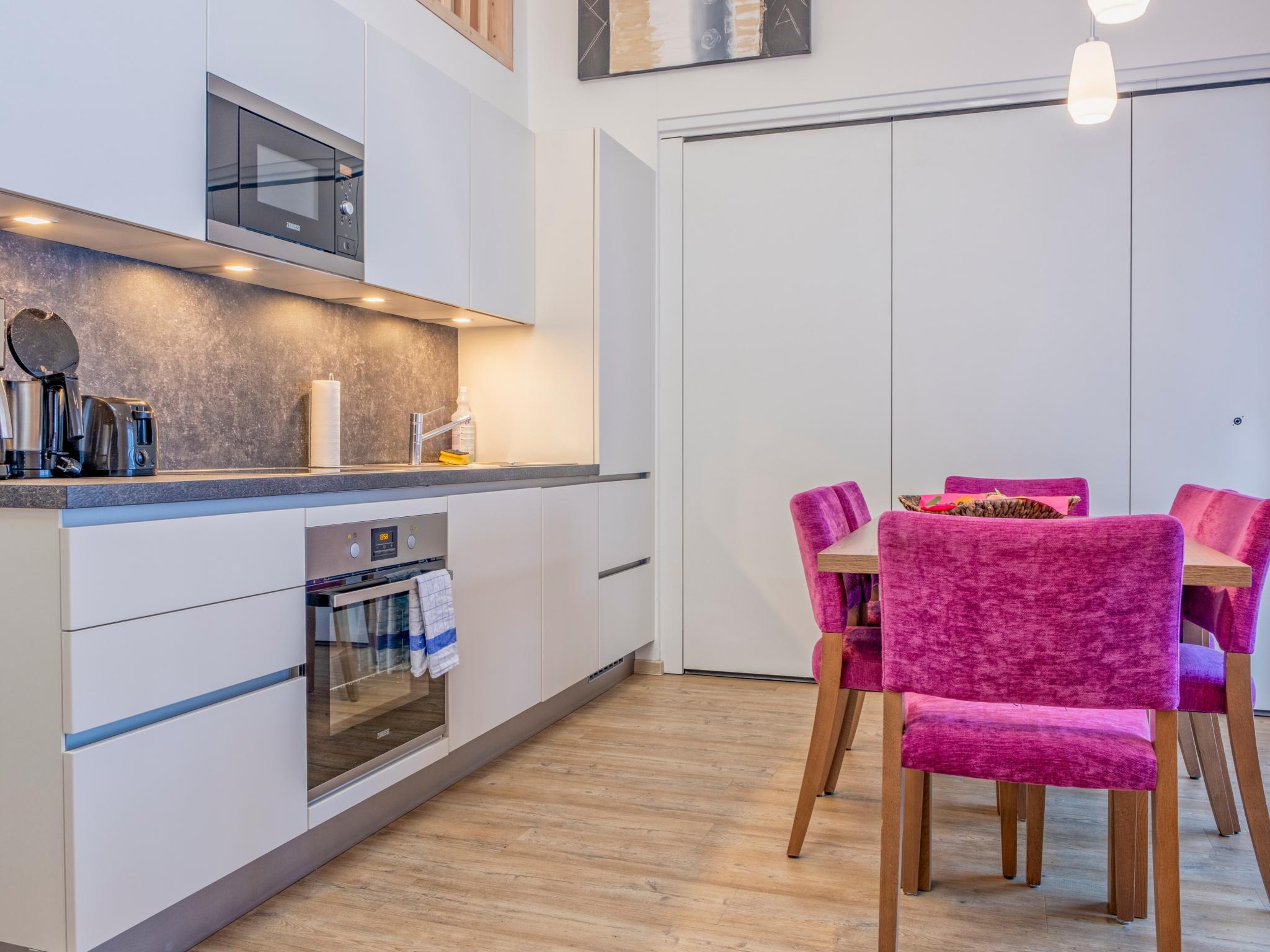 Bedroom with comfortable beds at Al Shams in Bruck an der Großglocknerstraße