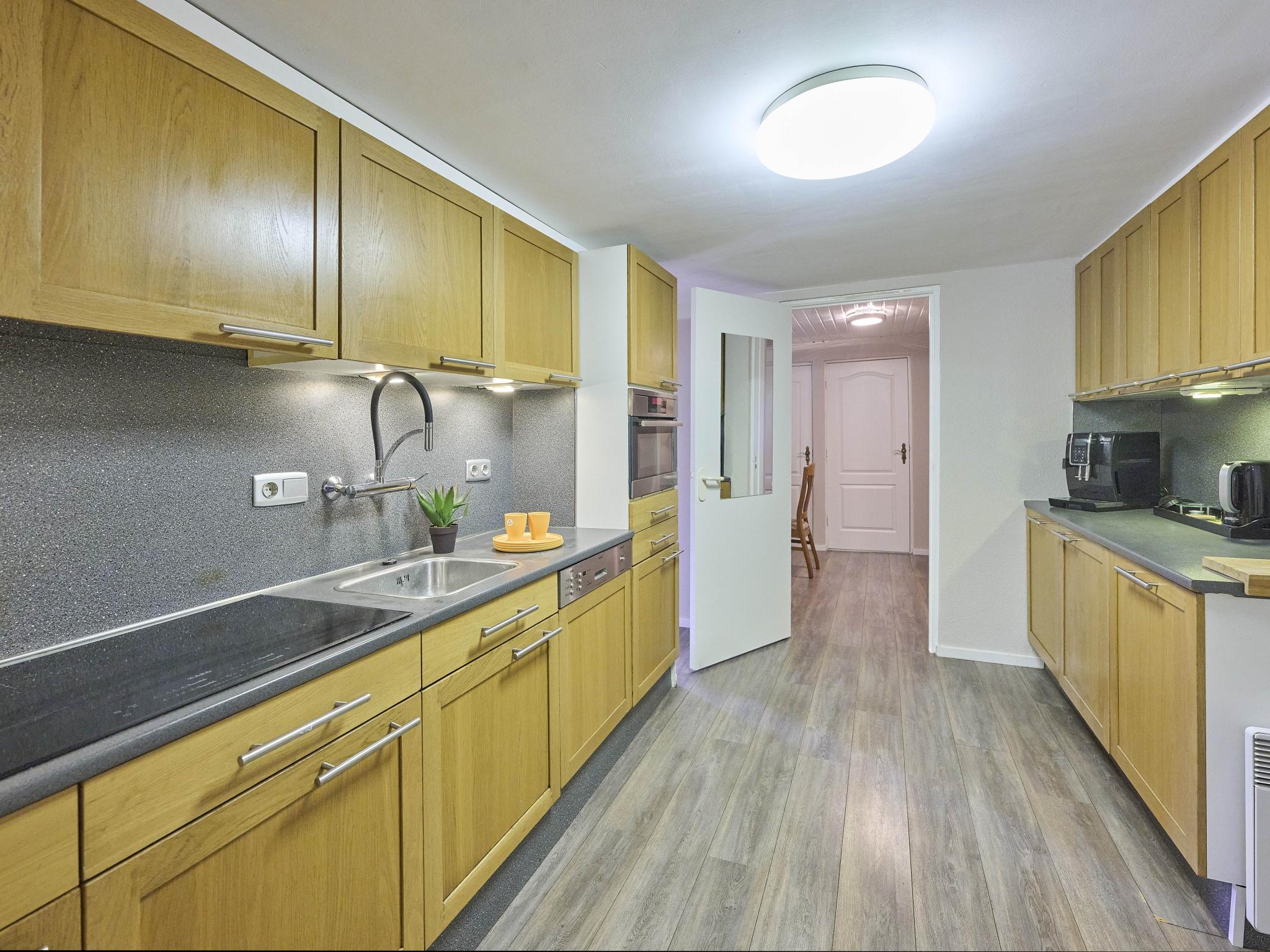 Modern kitchen at Zonnestroom in Meijel