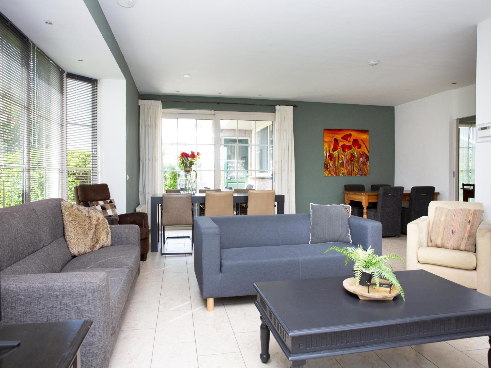 Bedroom with comfortable beds at De Genderense Hoeve in Genderen