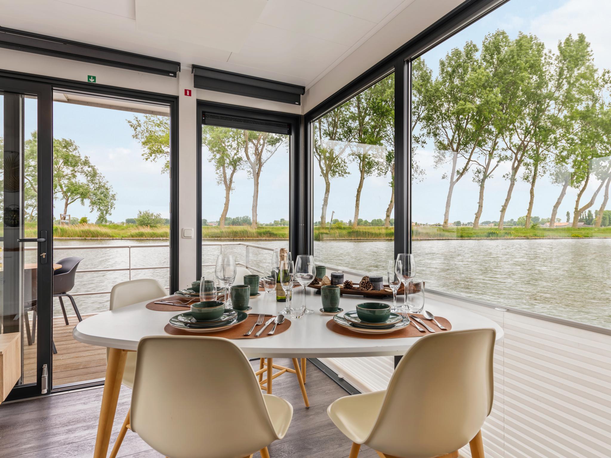 Bathroom facilities at Maxim Jr in Nieuwpoort