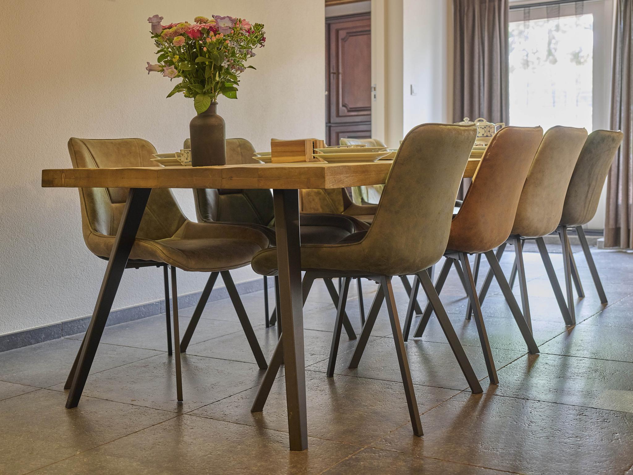 Modern kitchen at De Rouwenbogt in Reusel