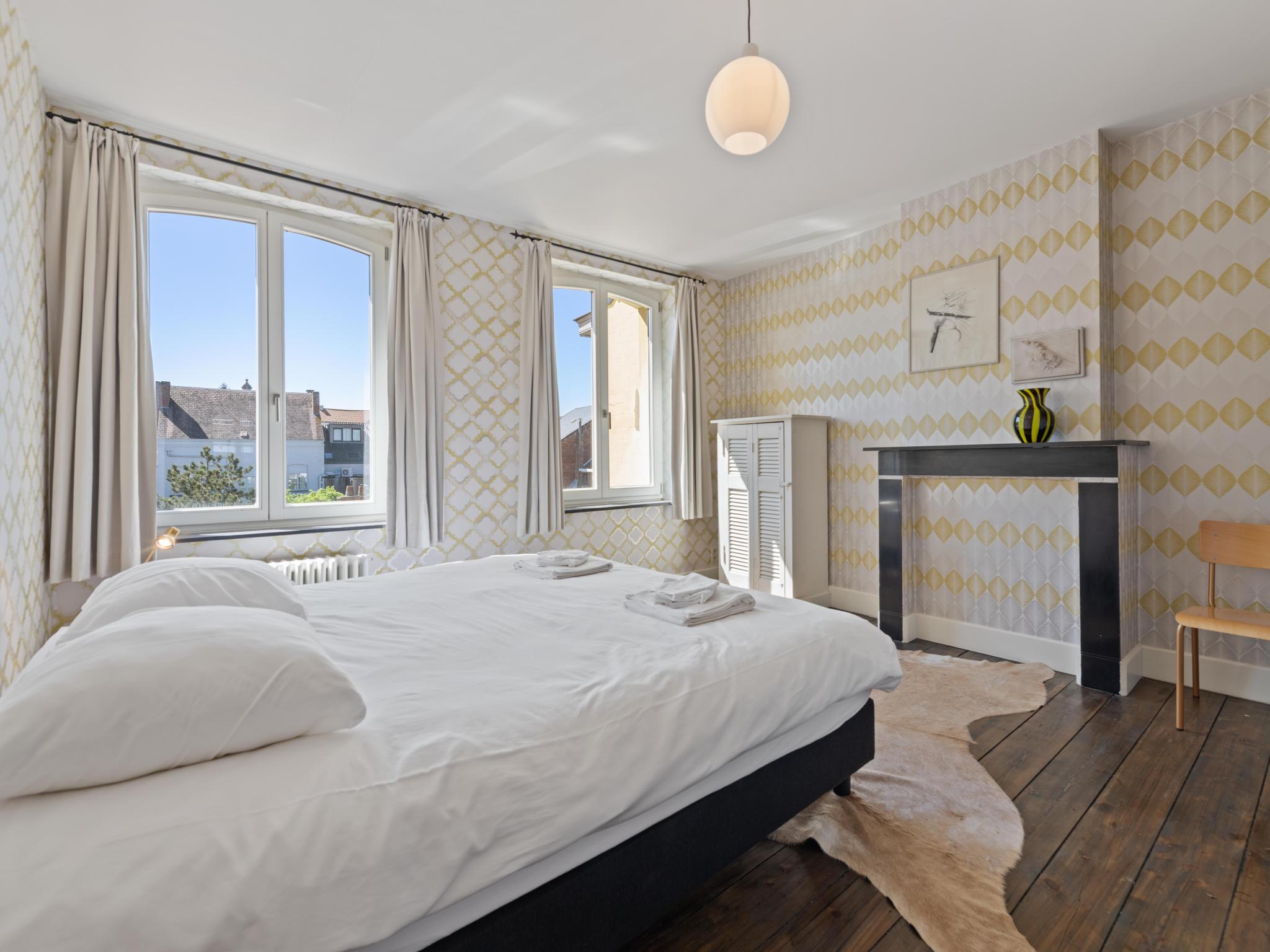 Bathroom facilities at La Maison Bleue petite in Ronse